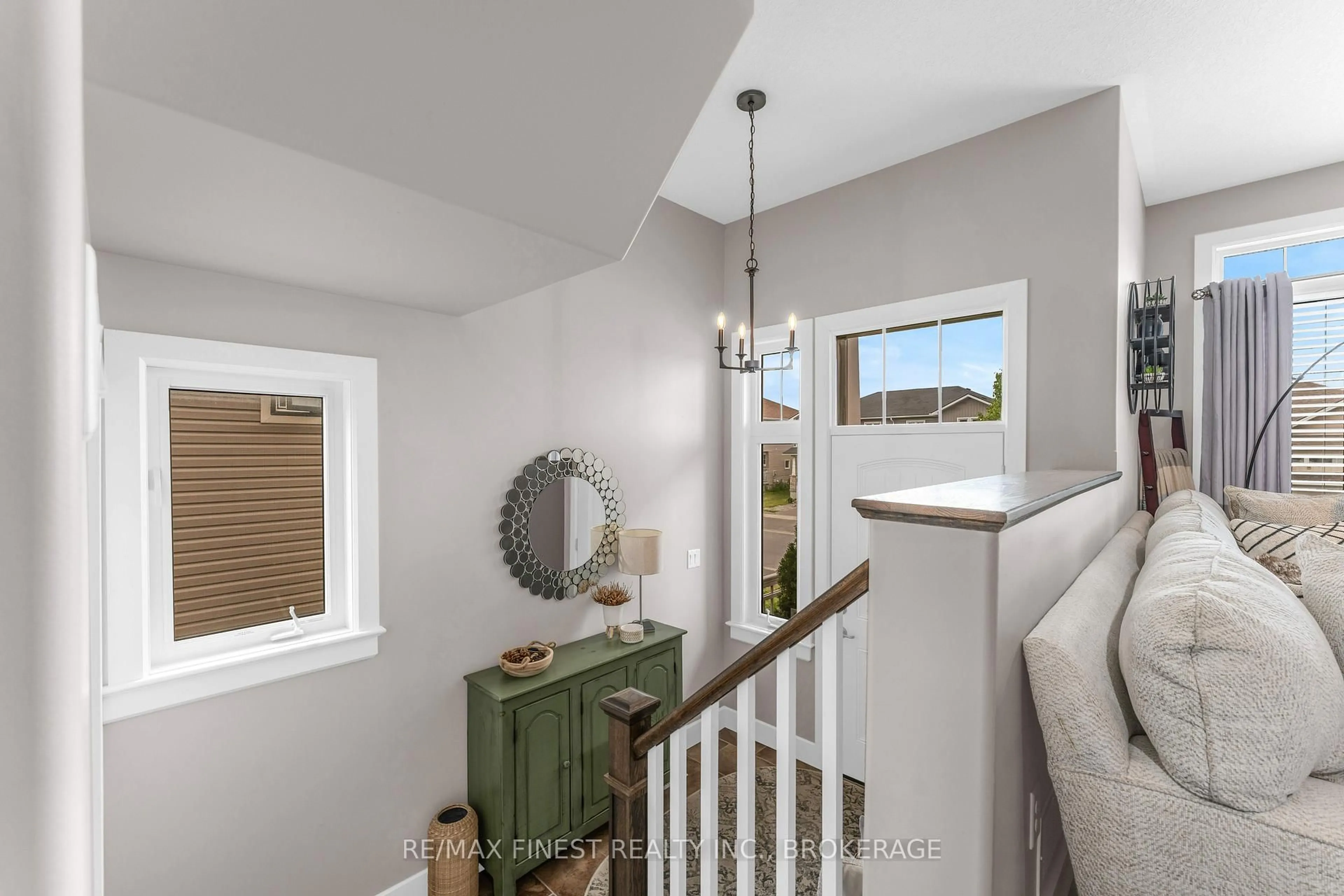 Indoor entryway for 102 Dr. Richard James Cres, Loyalist Ontario K7N 0B9
