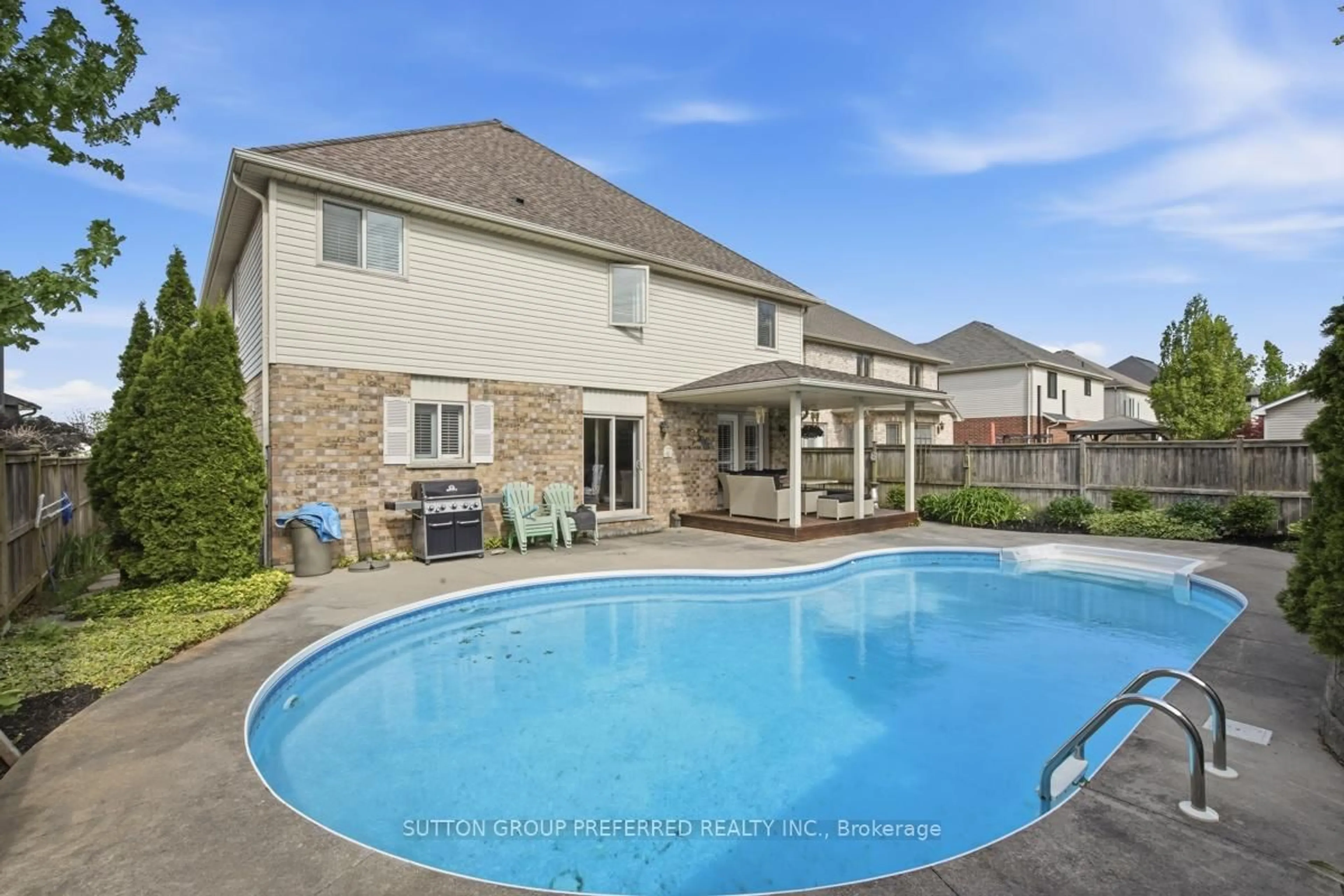 Pool for 748 APRICOT Dr, London South Ontario N6K 5A7