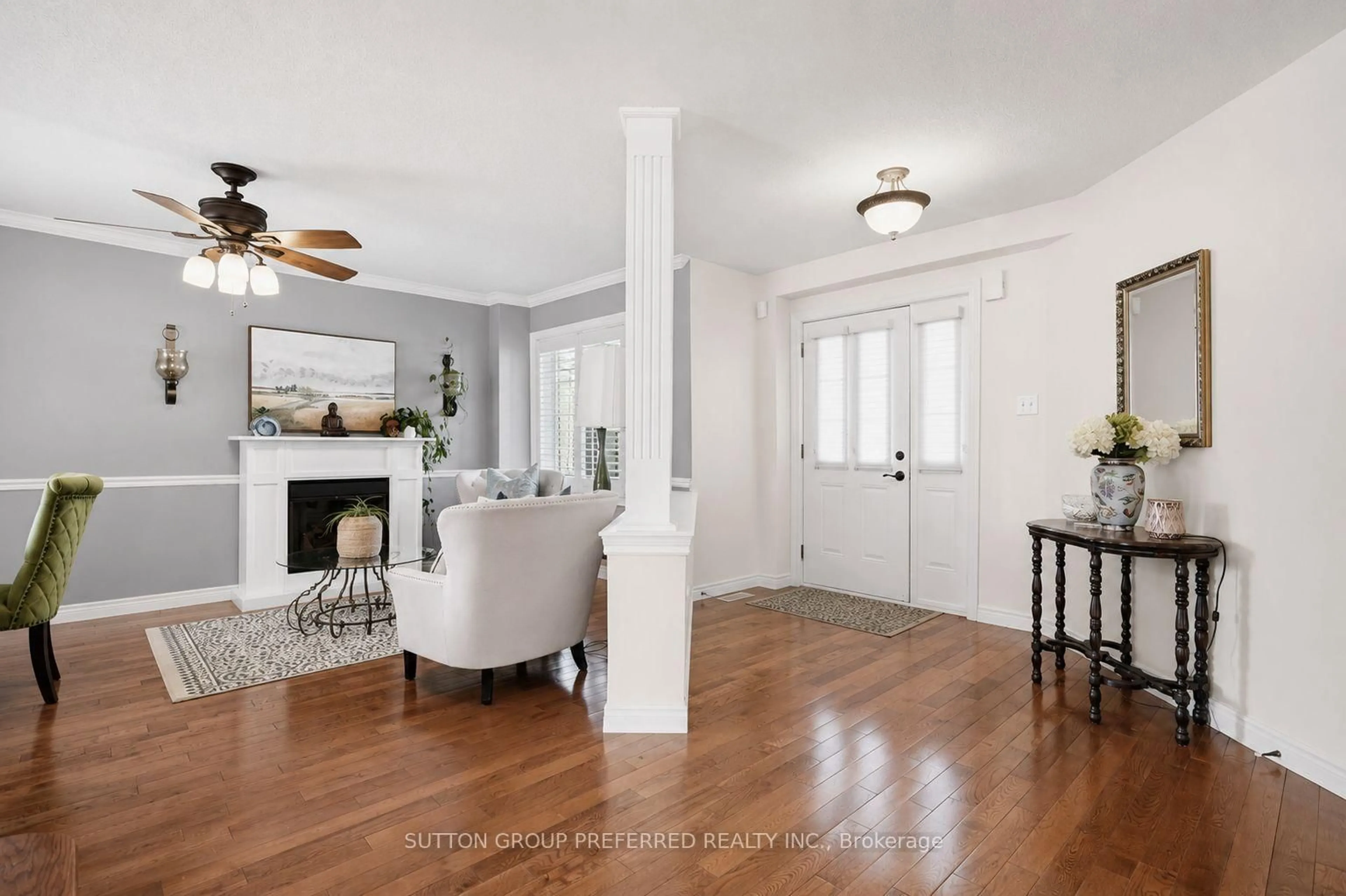 Indoor entryway for 748 APRICOT Dr, London South Ontario N6K 5A7
