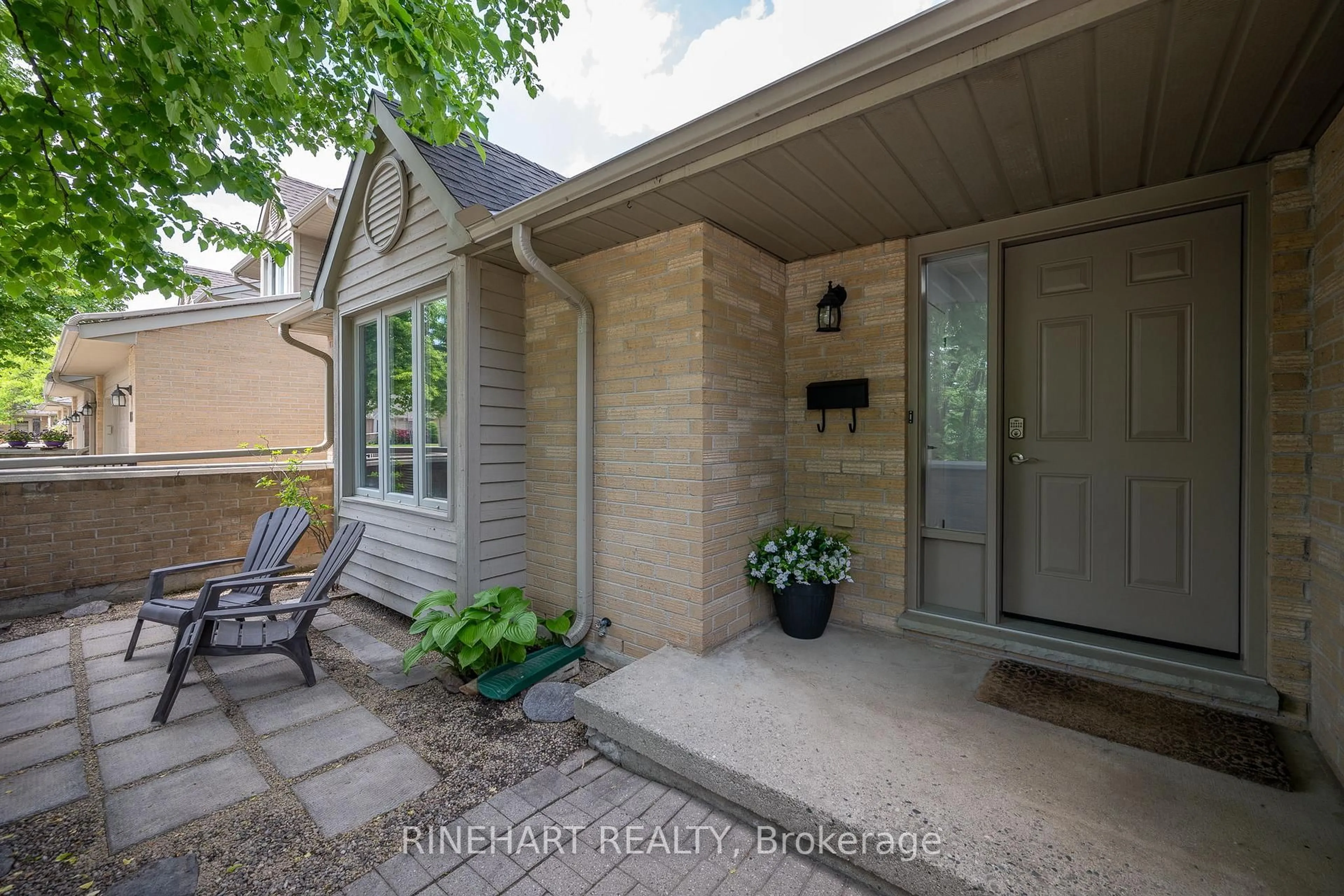 Unknown for 1500 Richmond St #107, London North Ontario N6G 4V1