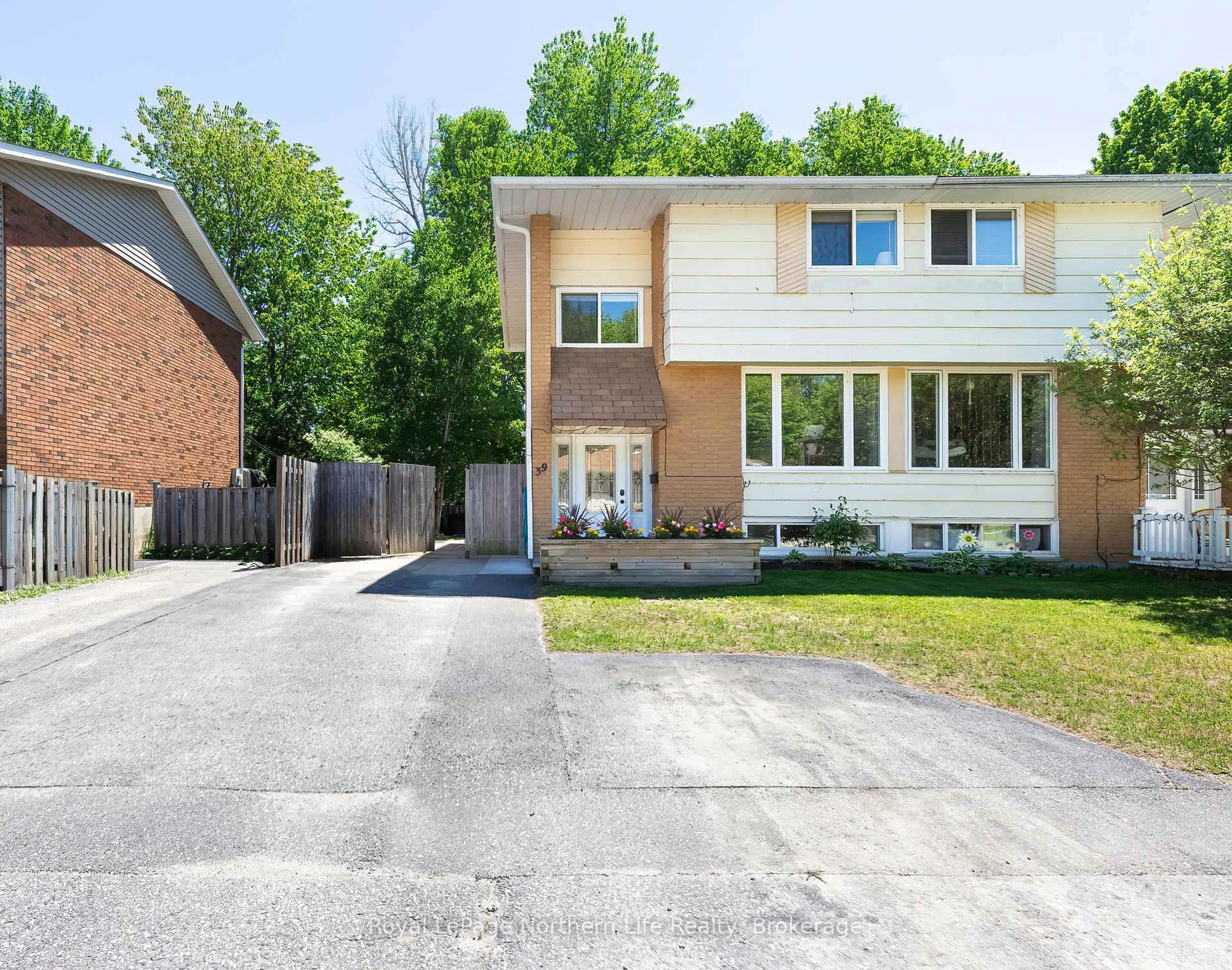 Home with brick exterior material, street for 39 Lovell Ave, North Bay Ontario P1A 3R7
