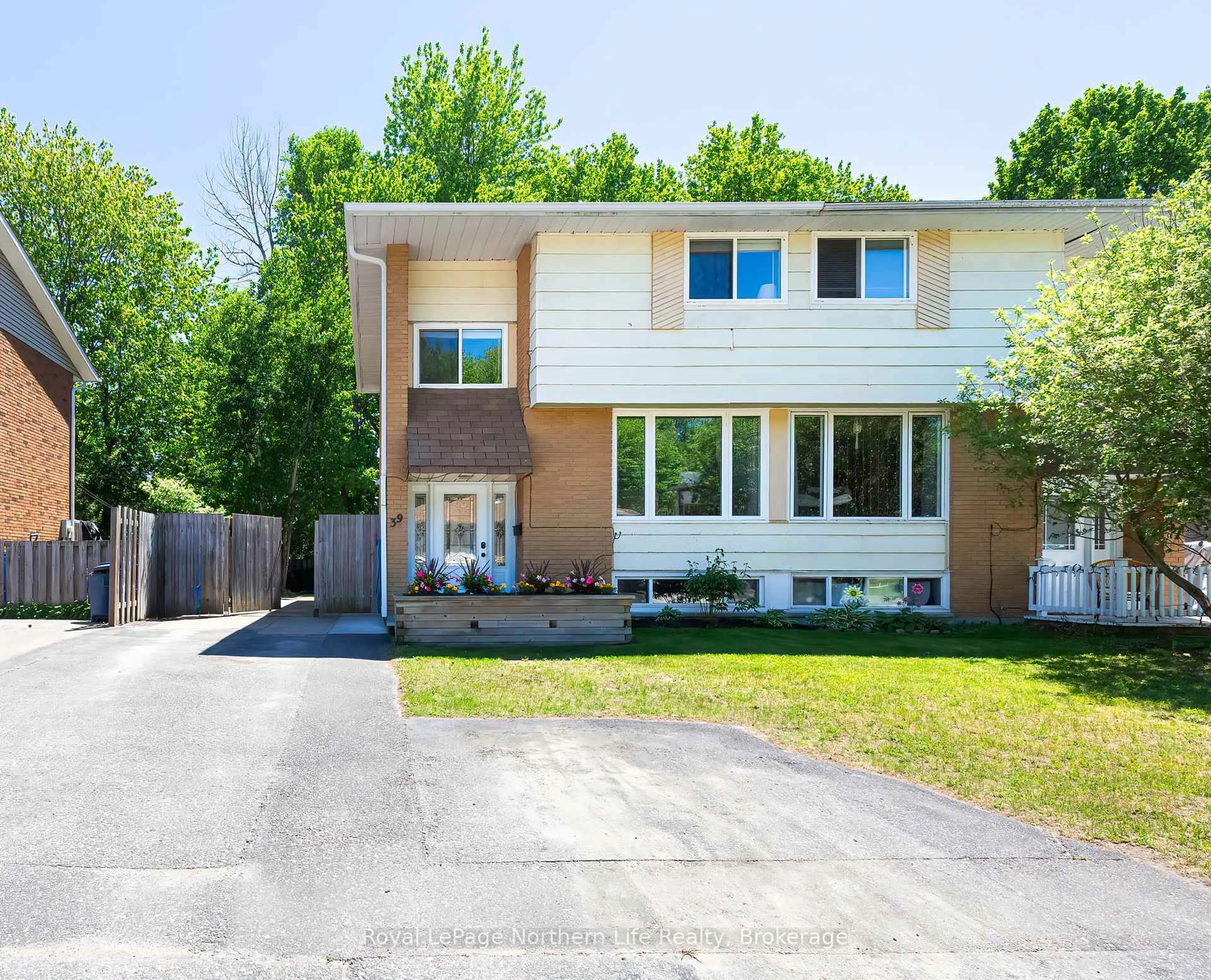 Home with brick exterior material, street for 39 Lovell Ave, North Bay Ontario P1A 3R7