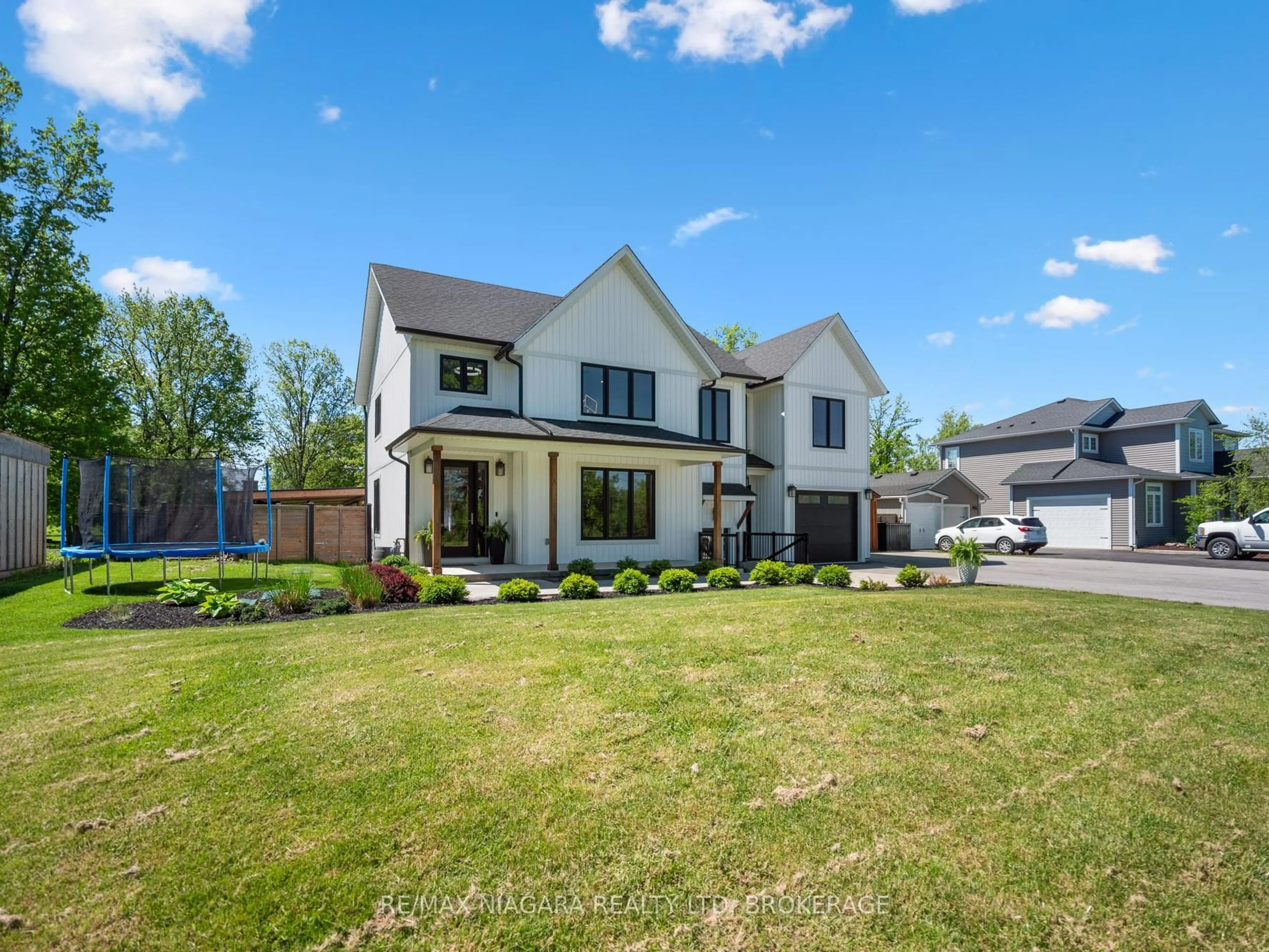 Unknown for 1623 Bertie St, Fort Erie Ontario L2A 5M4