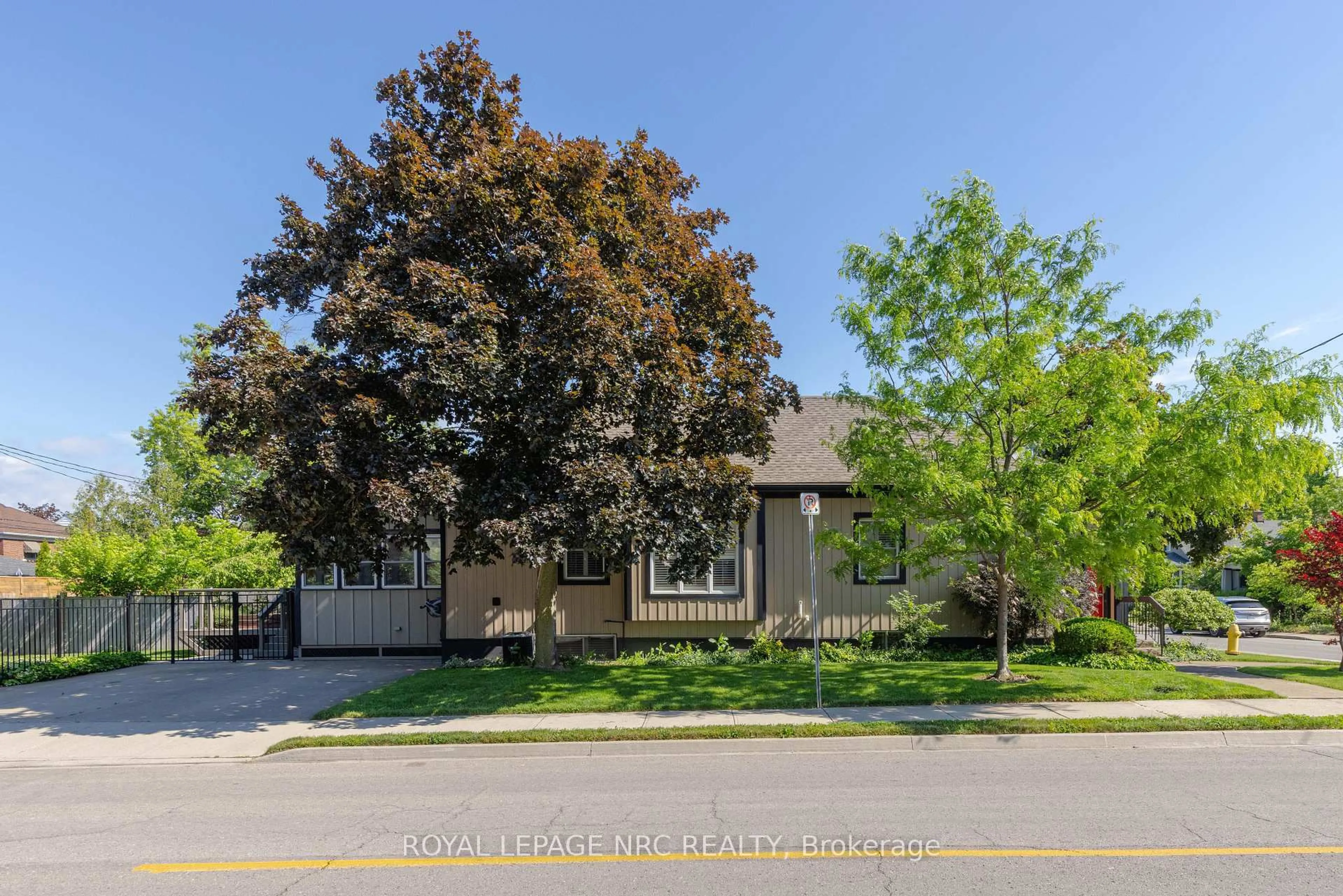 Unknown for 110 Highland Ave, St. Catharines Ontario L2R 4J2