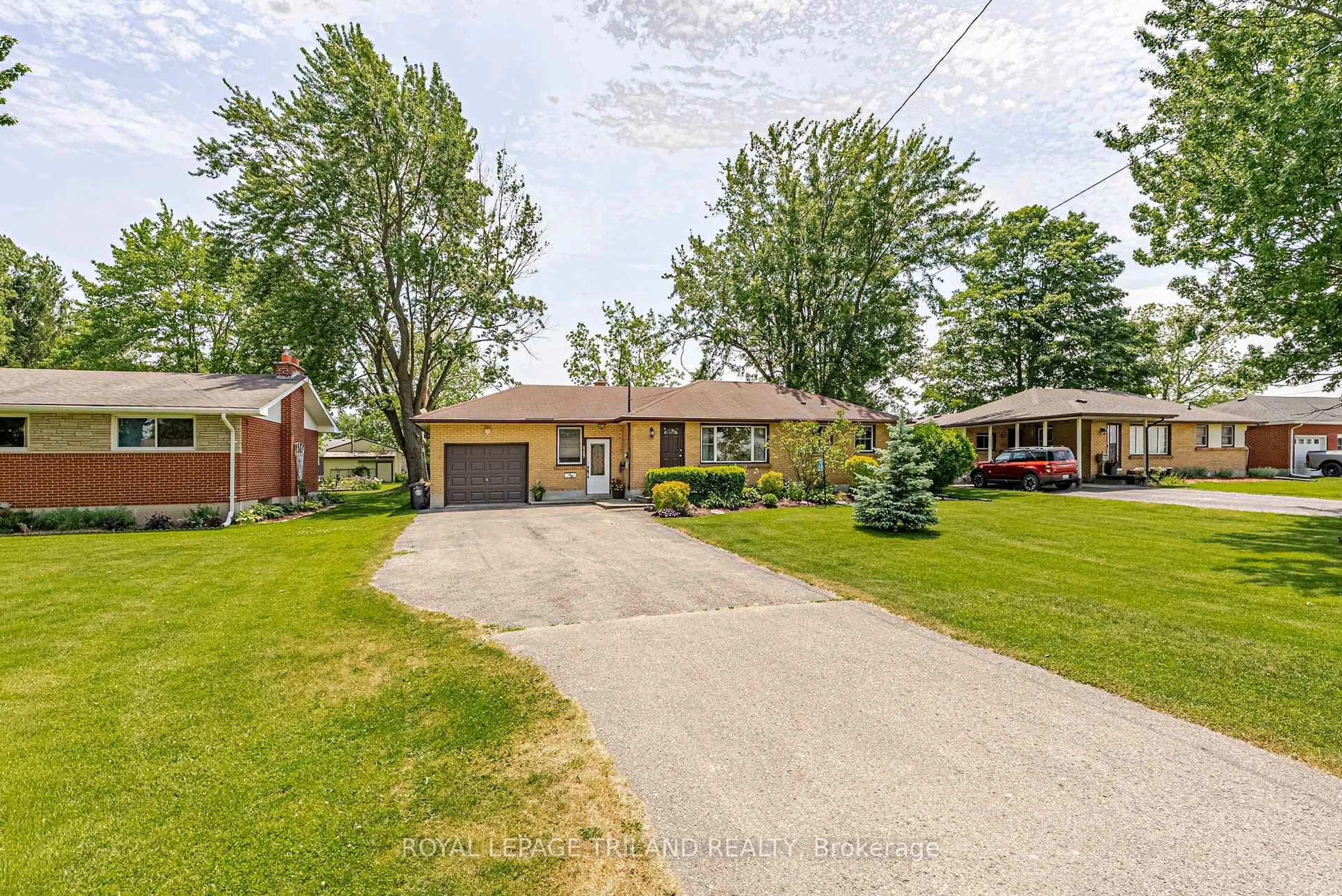 Home with brick exterior material, street for 117 SEVENTH Ave, Central Elgin Ontario N0L 1B0