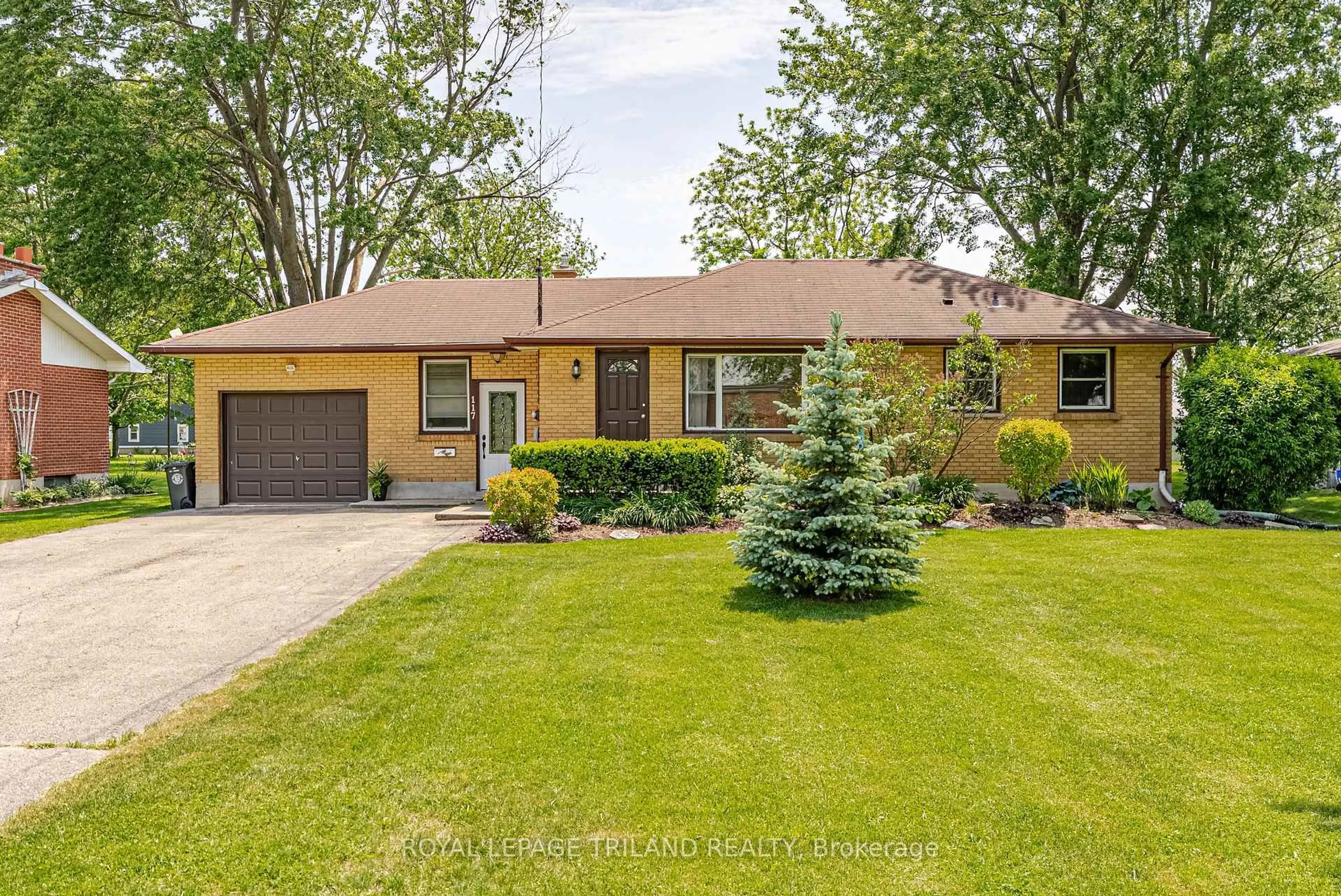 Home with brick exterior material, street for 117 SEVENTH Ave, Central Elgin Ontario N0L 1B0
