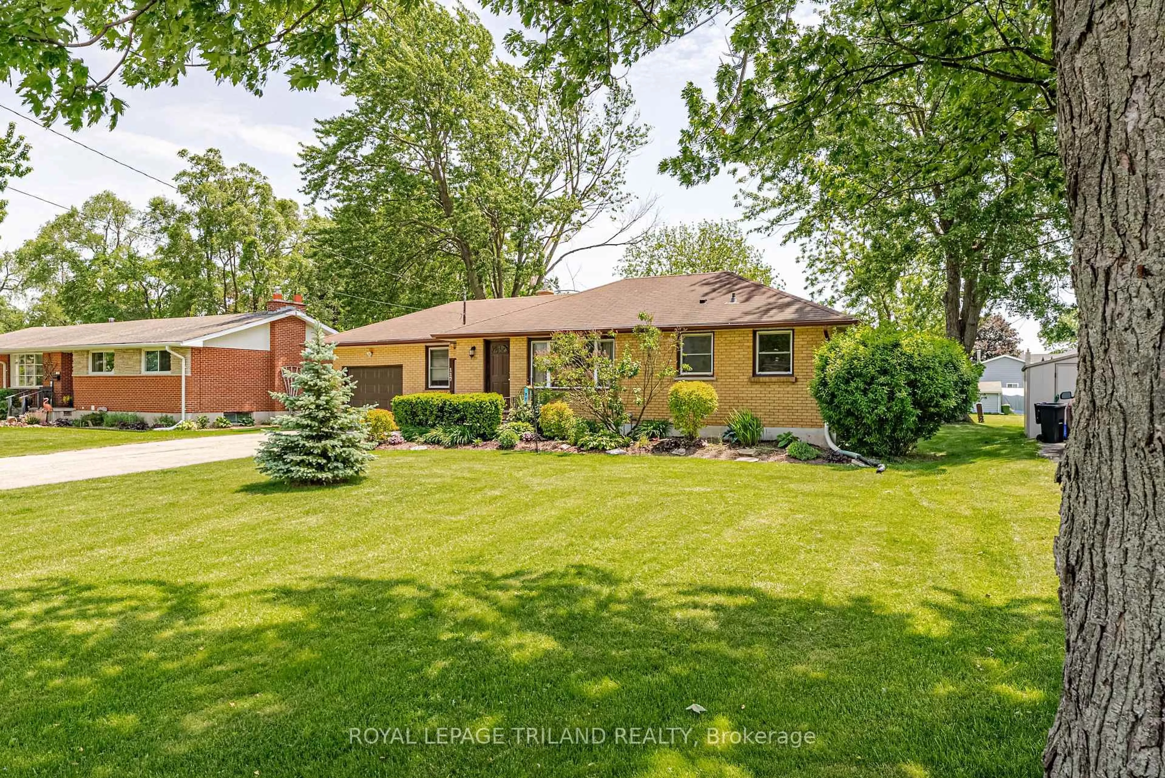 Home with brick exterior material, street for 117 SEVENTH Ave, Central Elgin Ontario N0L 1B0