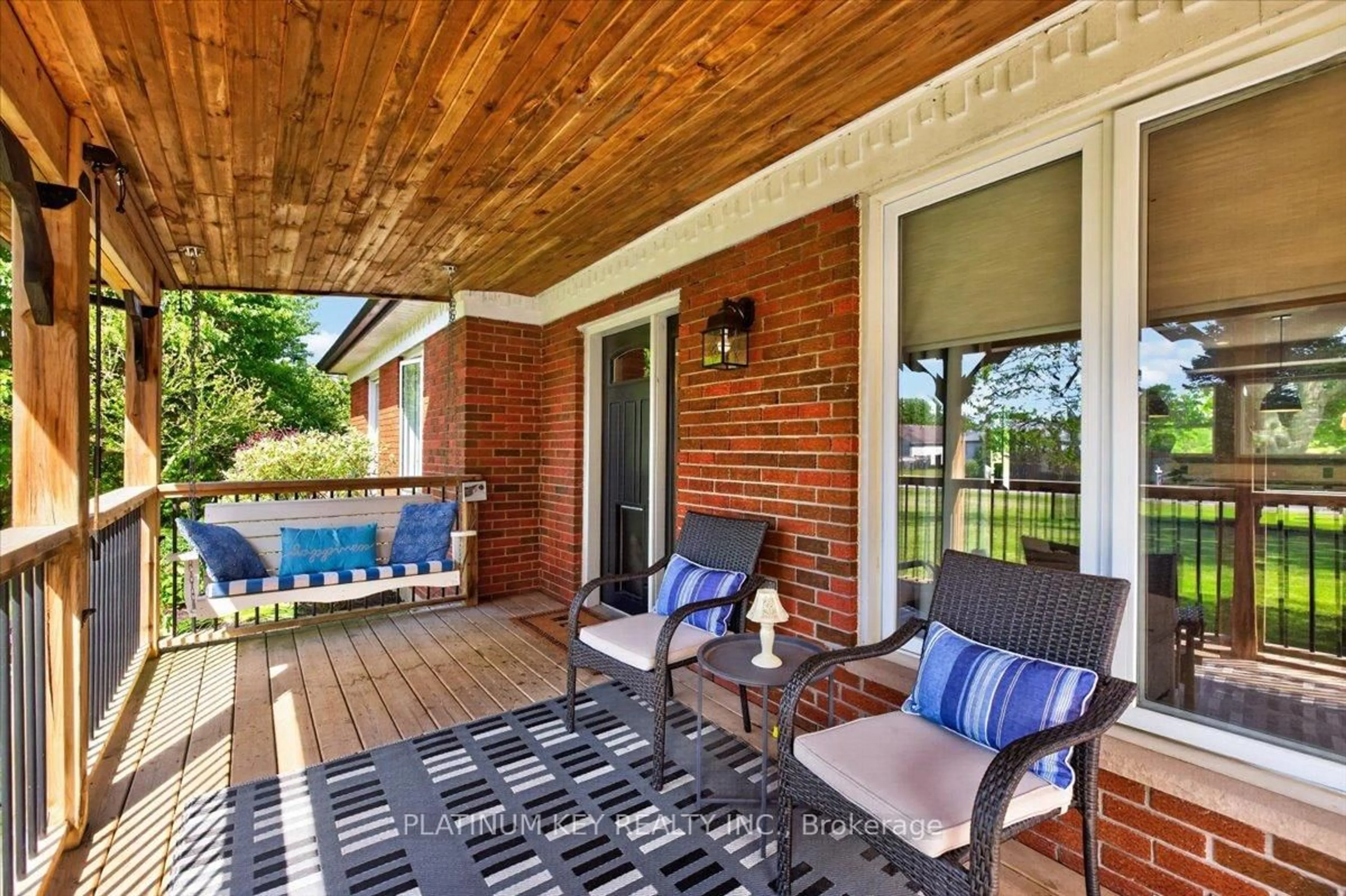 Patio, water/lake/river/ocean view for 8271 Glengyle Dr, Strathroy-Caradoc Ontario N7G 3H3