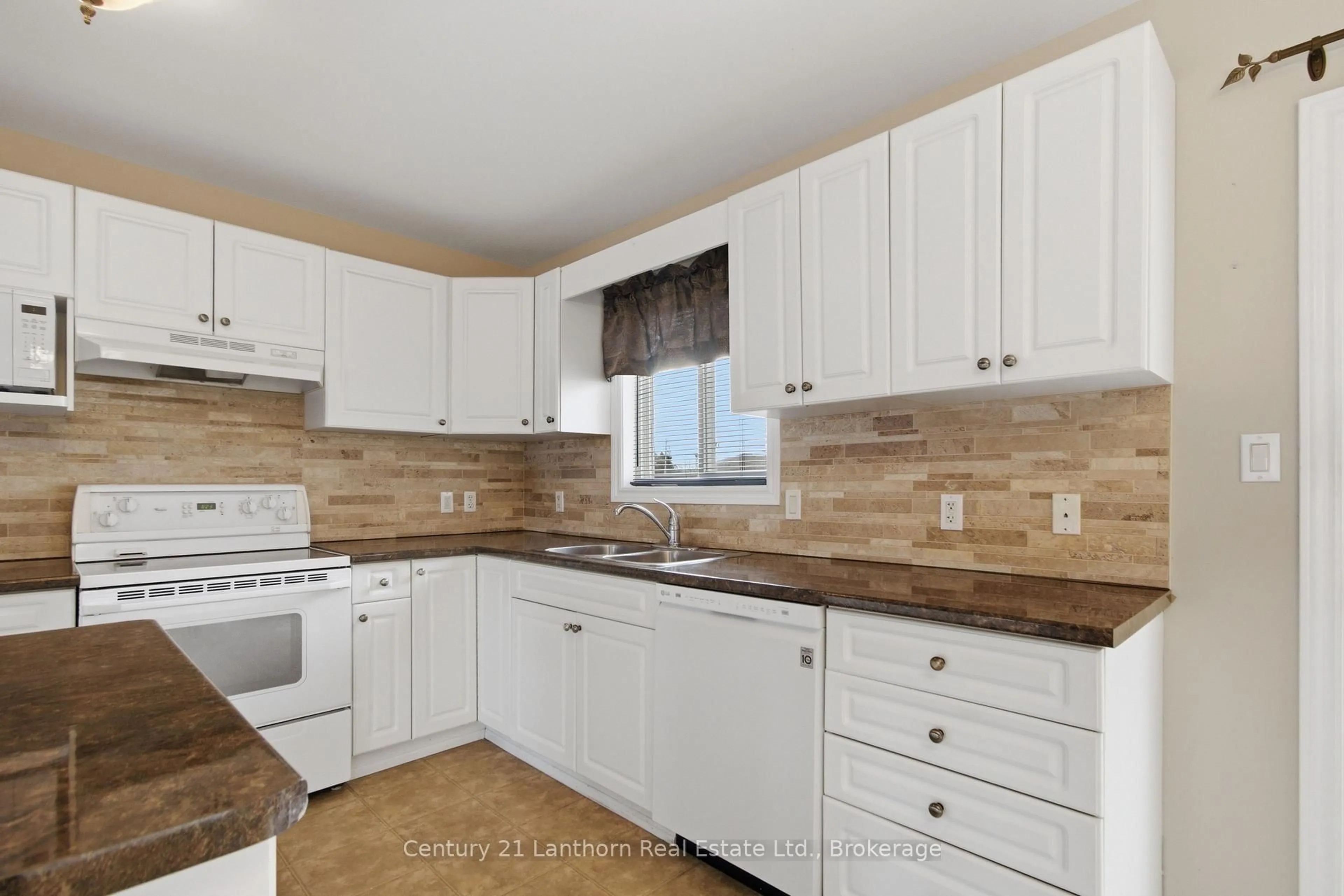 Standard kitchen, unknown for 6 Chisholm Sq, Belleville Ontario K8N 5Z4