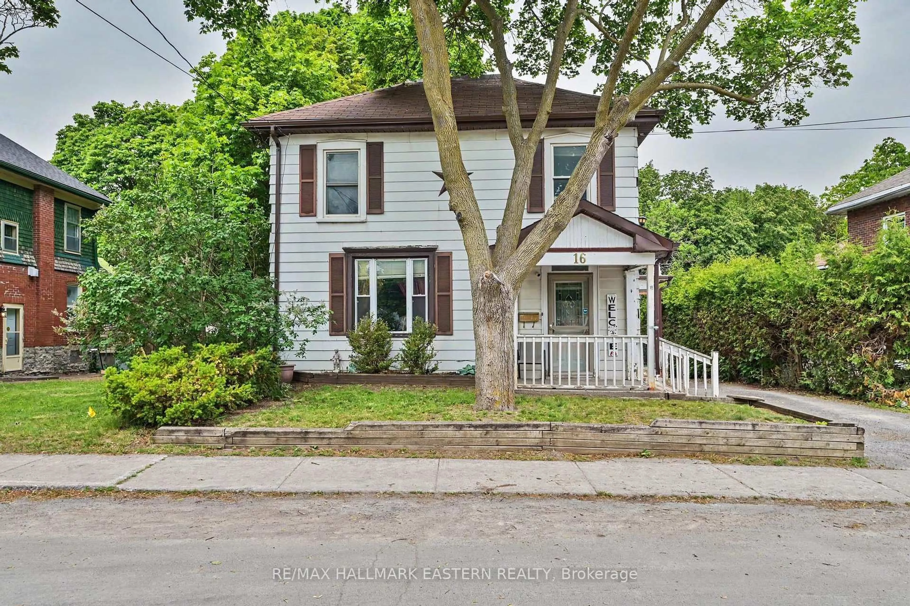 Unknown for 16 Holloway St, Belleville Ontario K8P 1N6