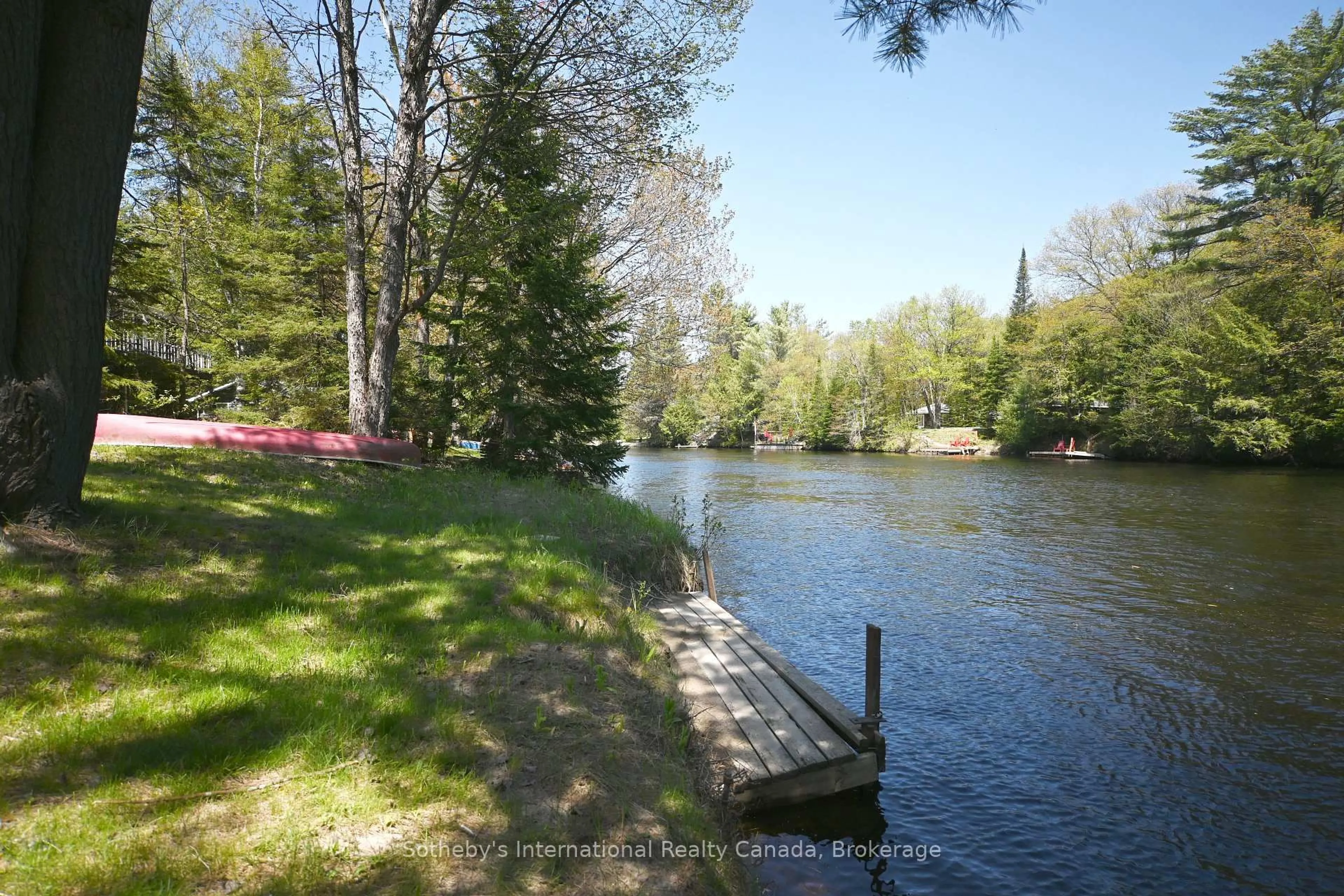 Patio, water/lake/river/ocean view for 1072 Holiday Park Dr, Bracebridge Ontario P1L 1W9