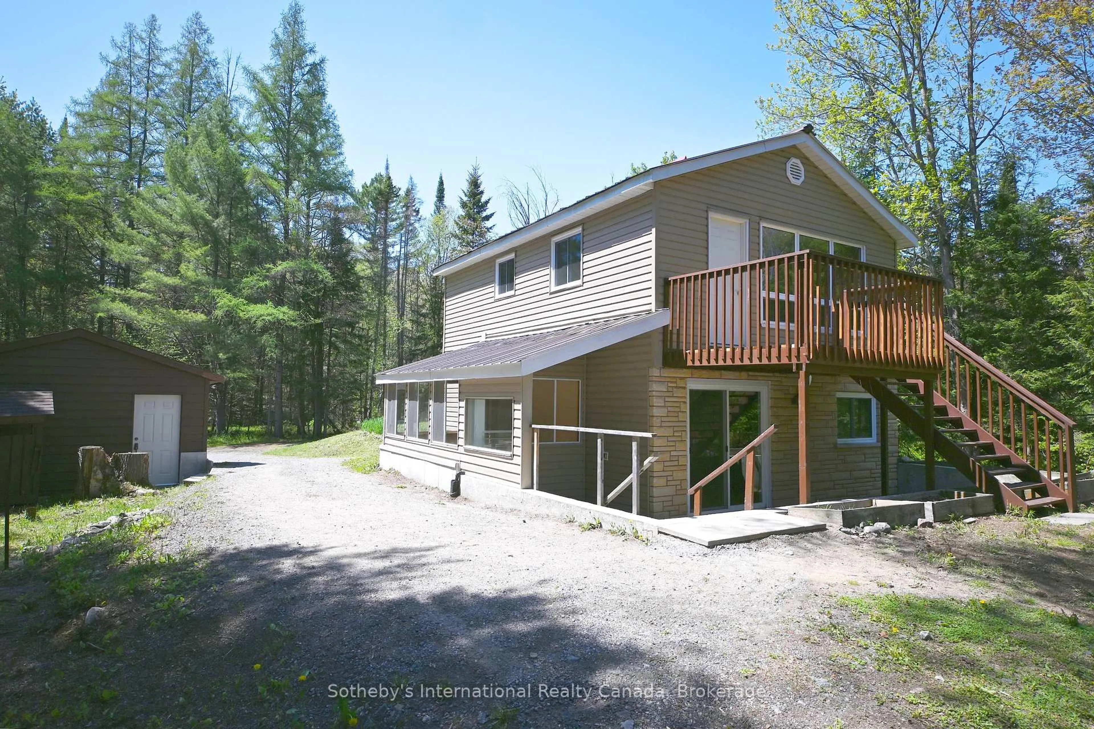 Unknown for 1072 Holiday Park Dr, Bracebridge Ontario P1L 1W9
