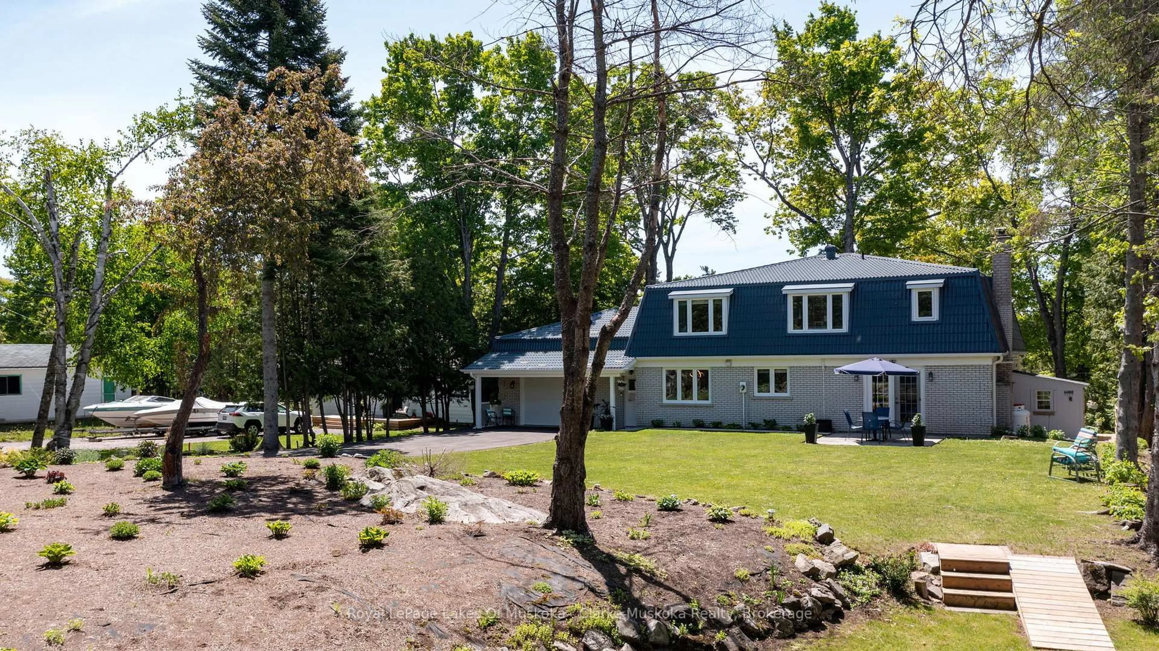 Unknown for 1012 Mill St, Muskoka Lakes Ontario P0C 1A0