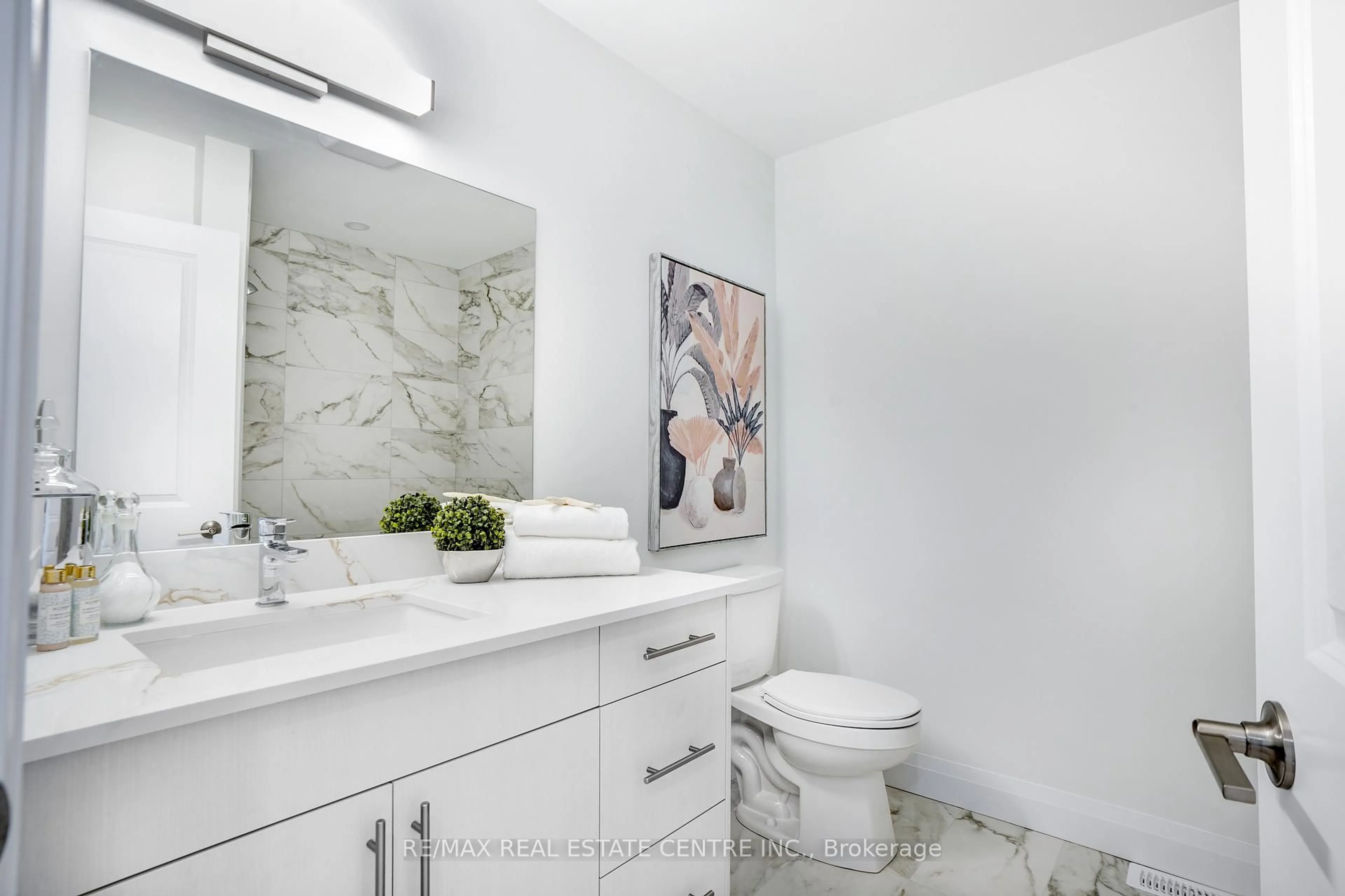 Contemporary bathroom, ceramic/tile floor for 2512 Constance Ave, London South Ontario N6M 1E7