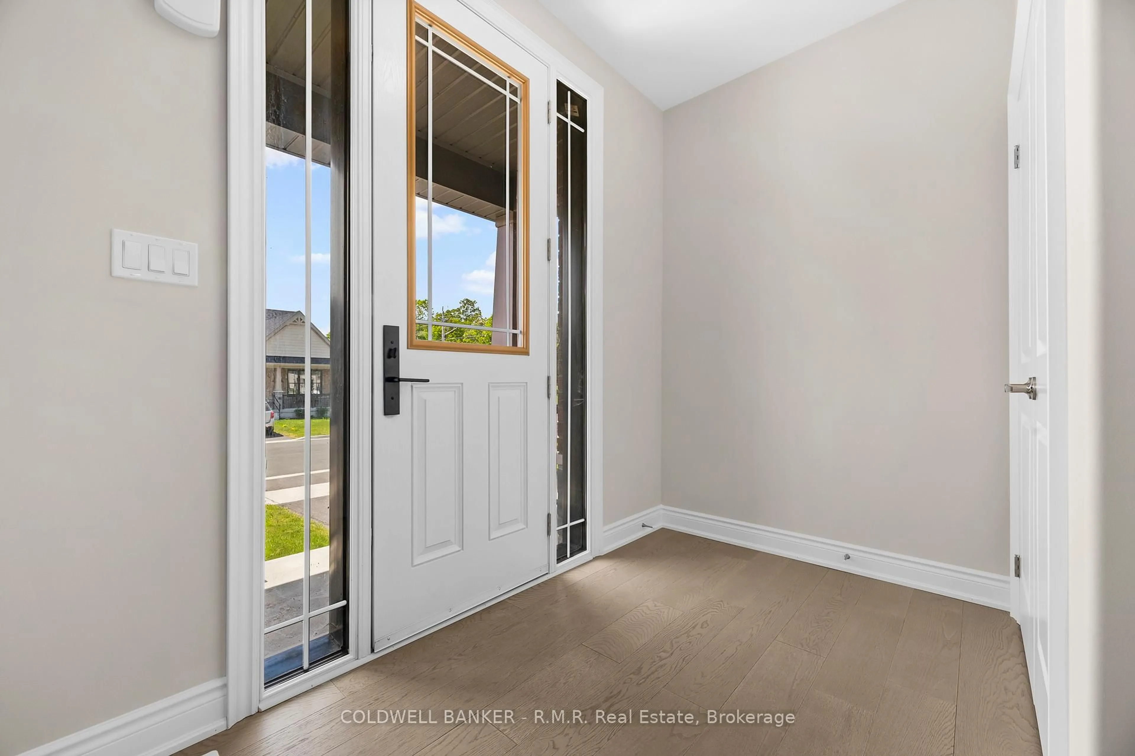 Indoor entryway for 430 Orchard Ave #Unit B, Cobourg Ontario K9A 3T7