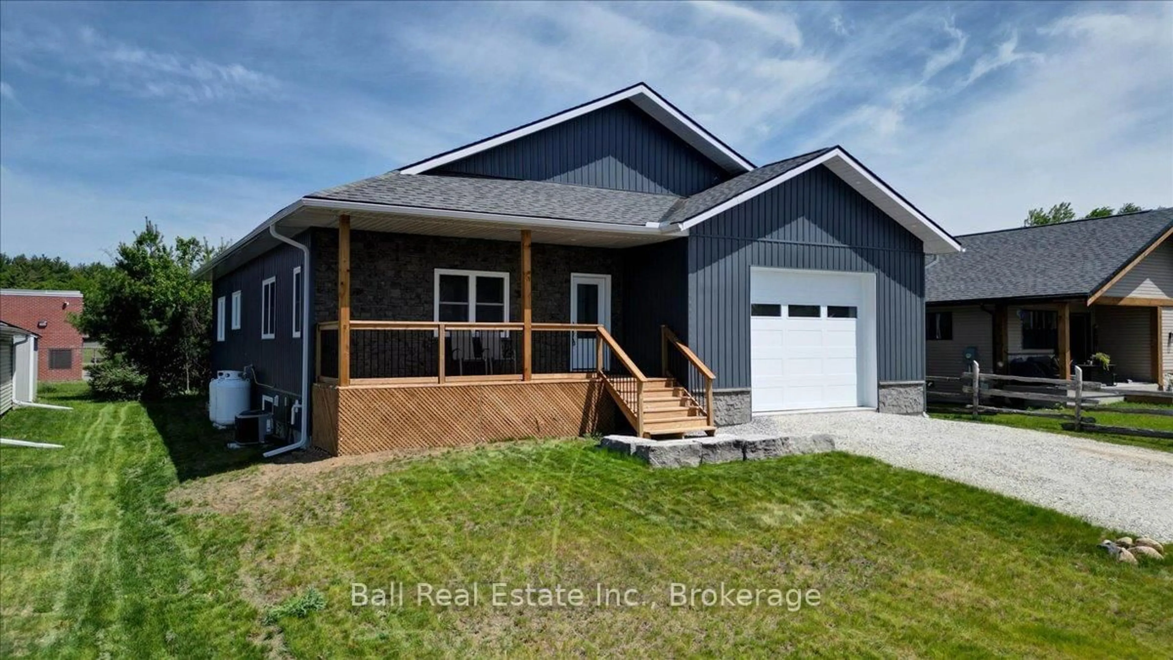 Home with vinyl exterior material, unknown for 9 Williams Dr, Bancroft Ontario K0L 1C0