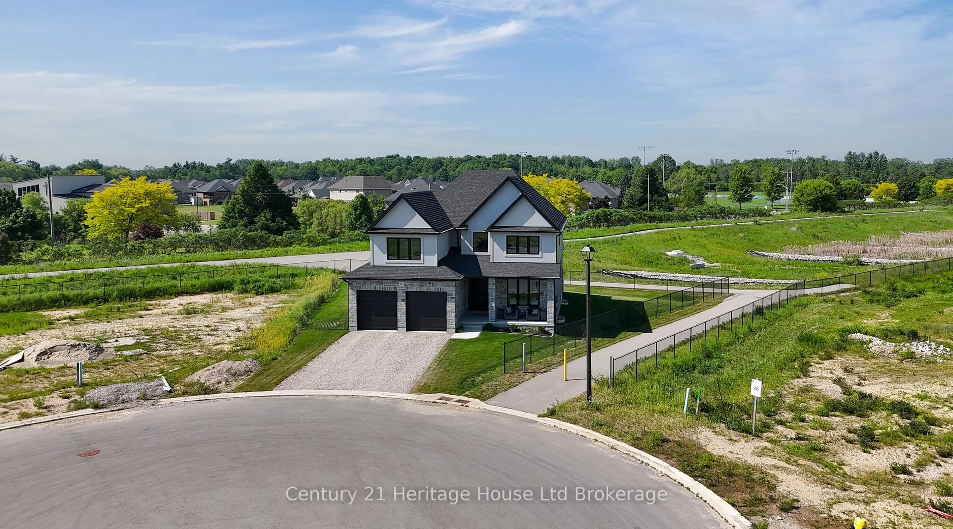 A pic from outside/outdoor area/front of a property/back of a property/a pic from drone, water/lake/river/ocean view for 18 Thompson Crt, Tillsonburg Ontario N4G 0G3