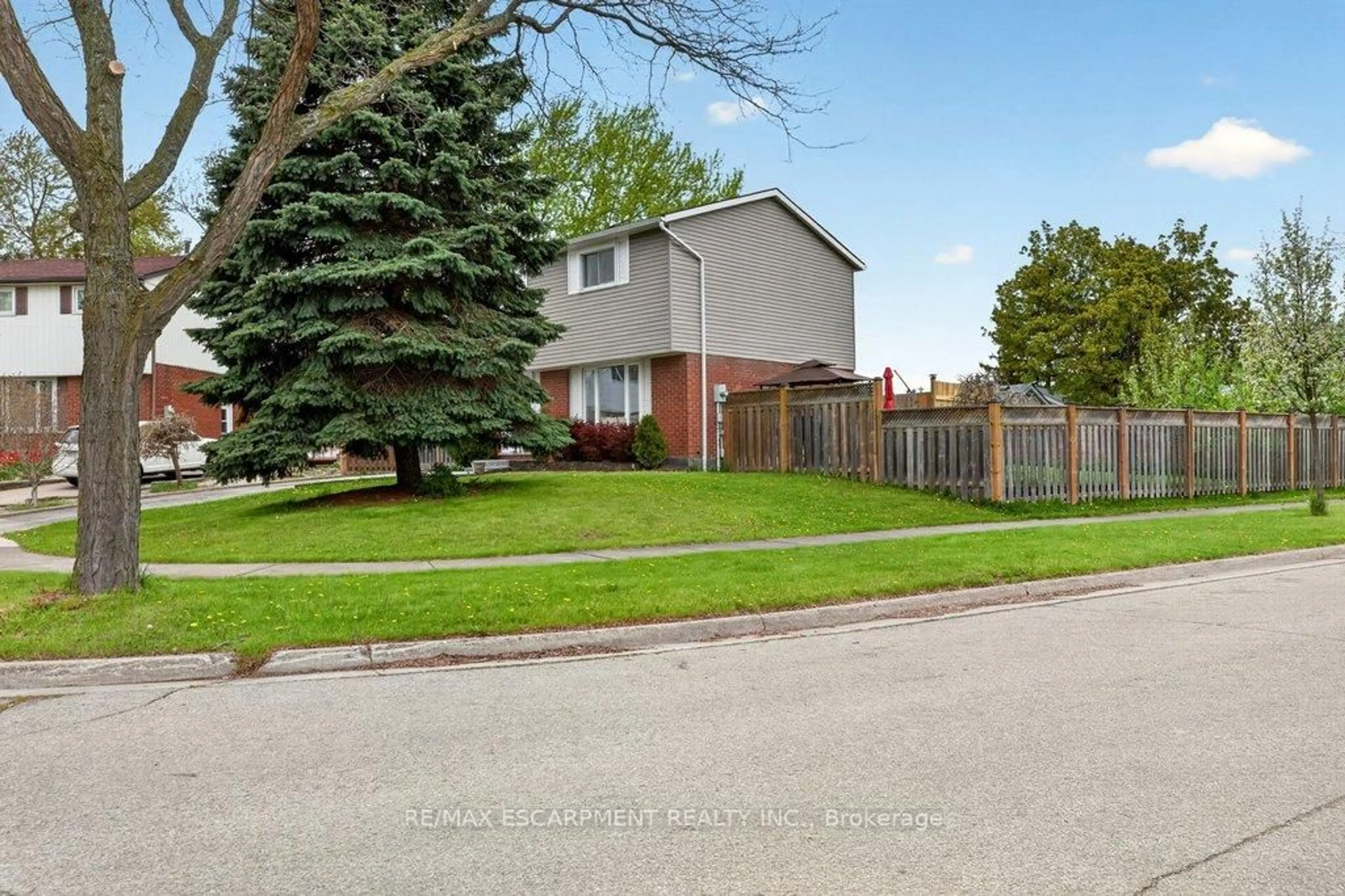 Unknown for 120 Chilton Dr, Hamilton Ontario L8J 1M5
