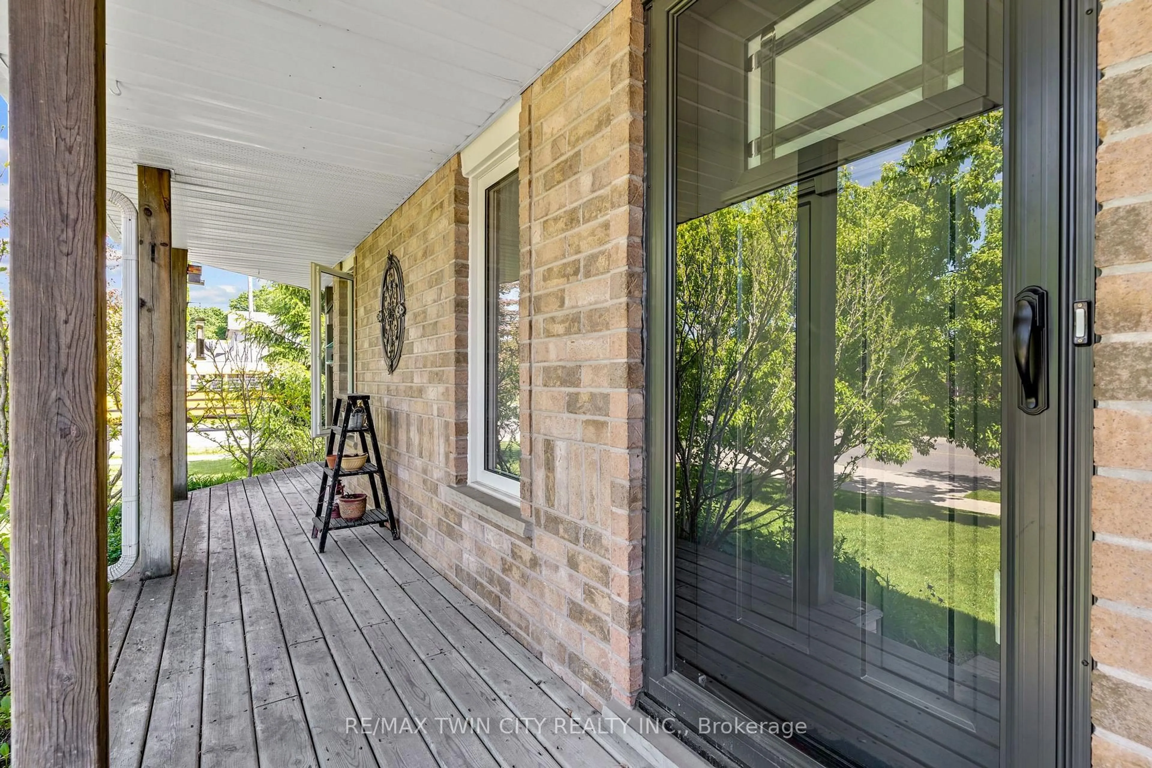 Unknown for 249 Wilderness Dr, Kitchener Ontario N2E 3R4