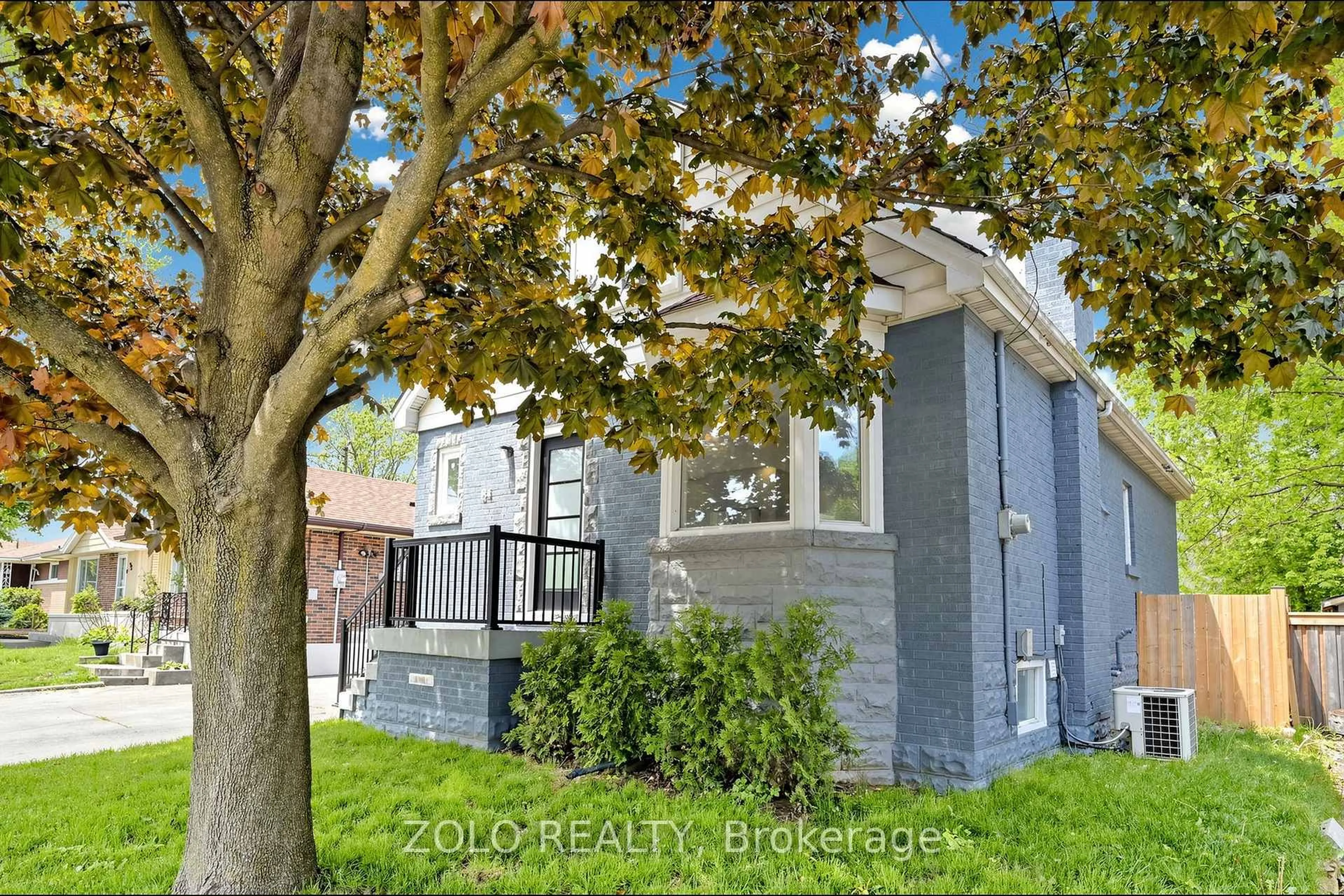 Unknown for 84 East 15th St, Hamilton Ontario L9A 4E9