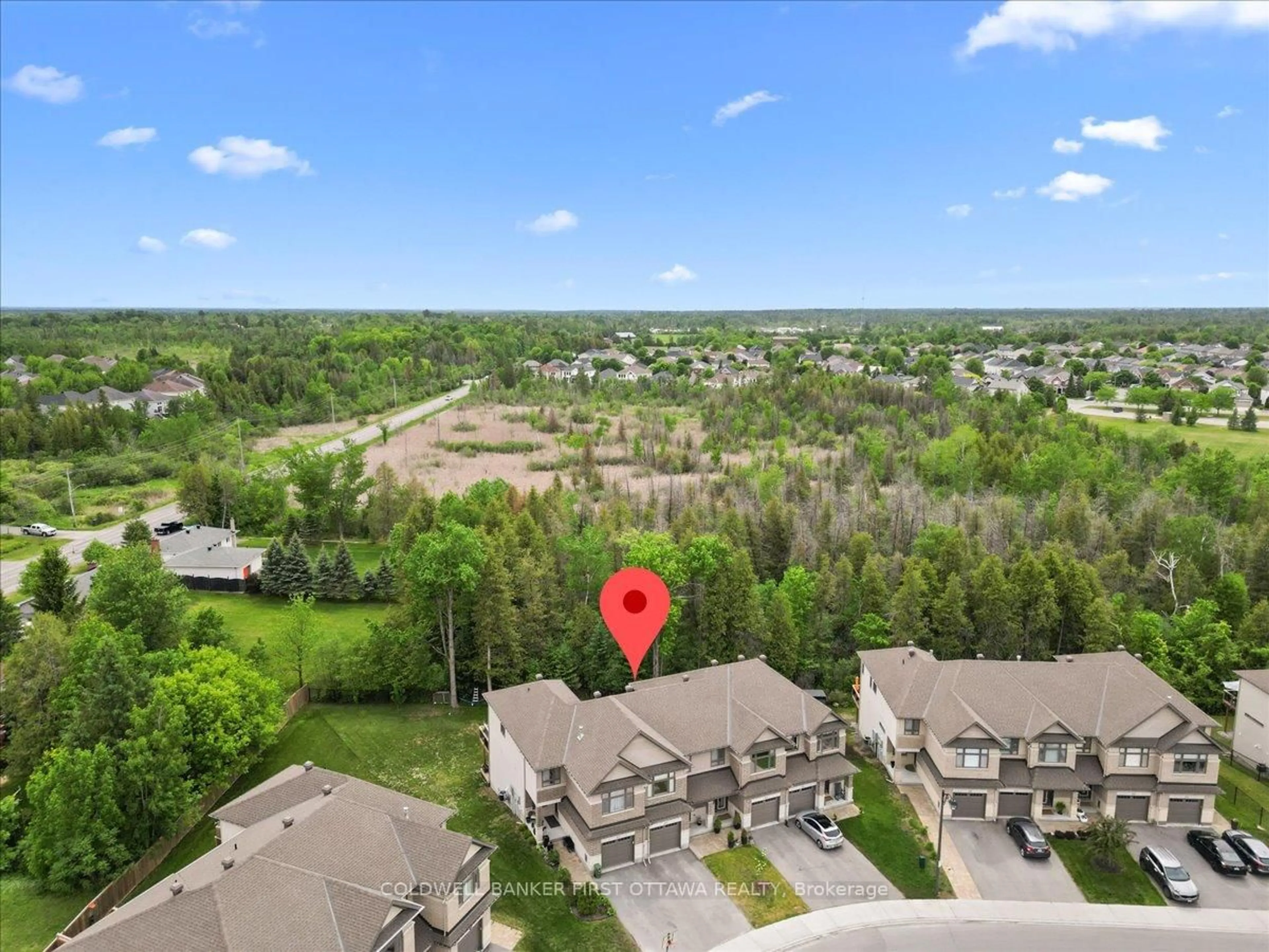 A pic from outside/outdoor area/front of a property/back of a property/a pic from drone, unknown for 52 Porter St, Stittsville Ontario K2S 2L9