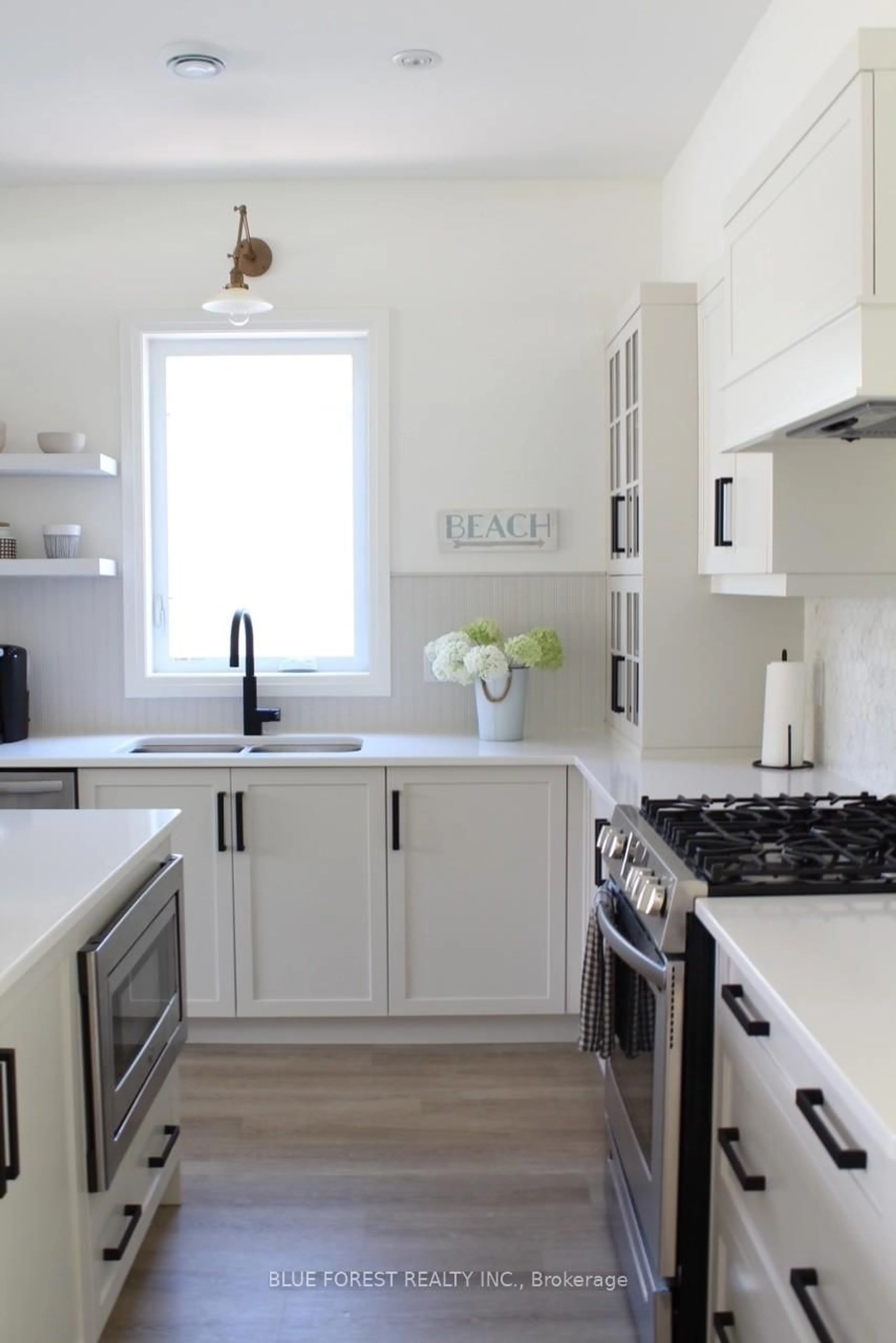 Contemporary kitchen, unknown for 457 George St, Central Elgin Ontario N5L 0B1