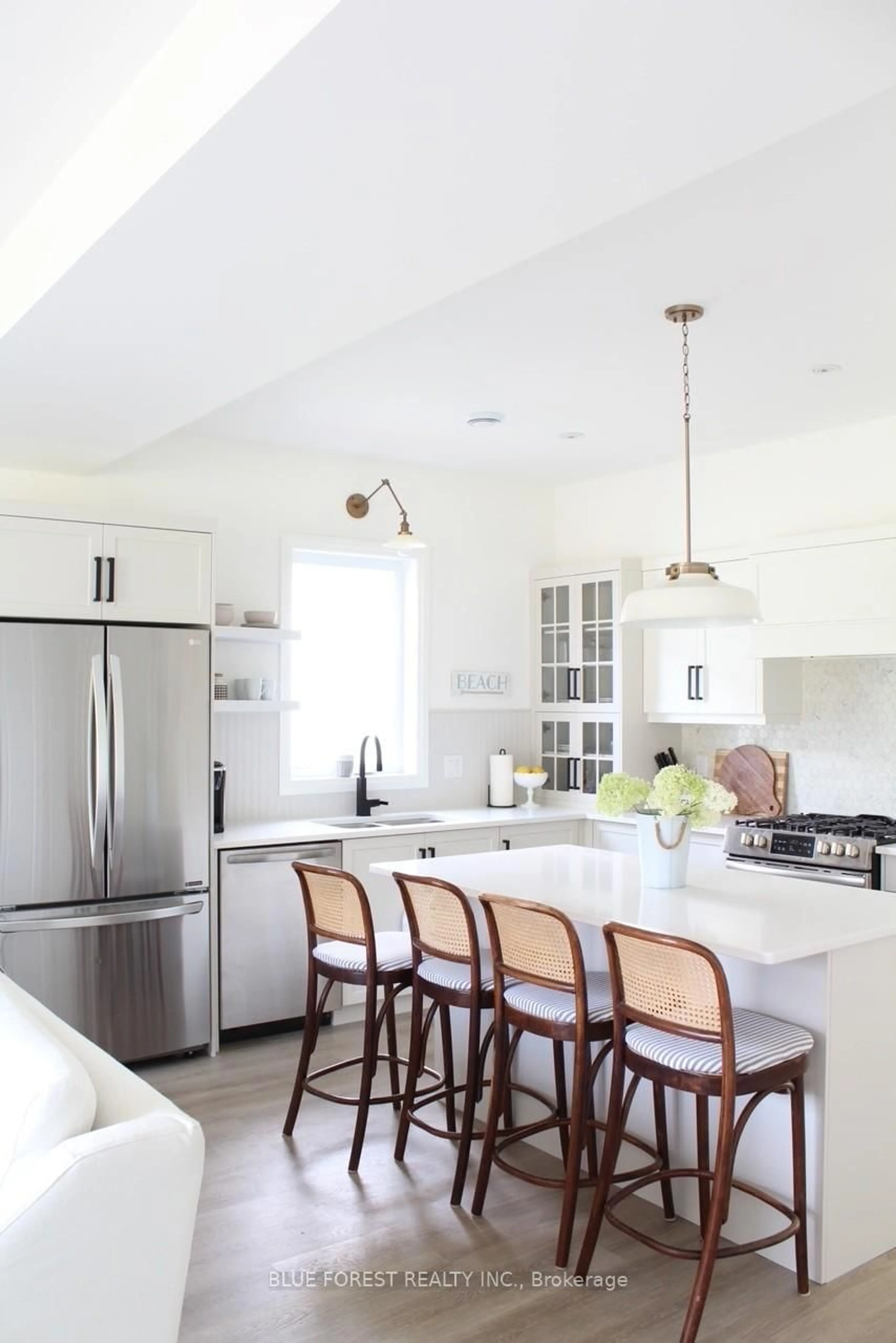 Contemporary kitchen, unknown for 457 George St, Central Elgin Ontario N5L 0B1