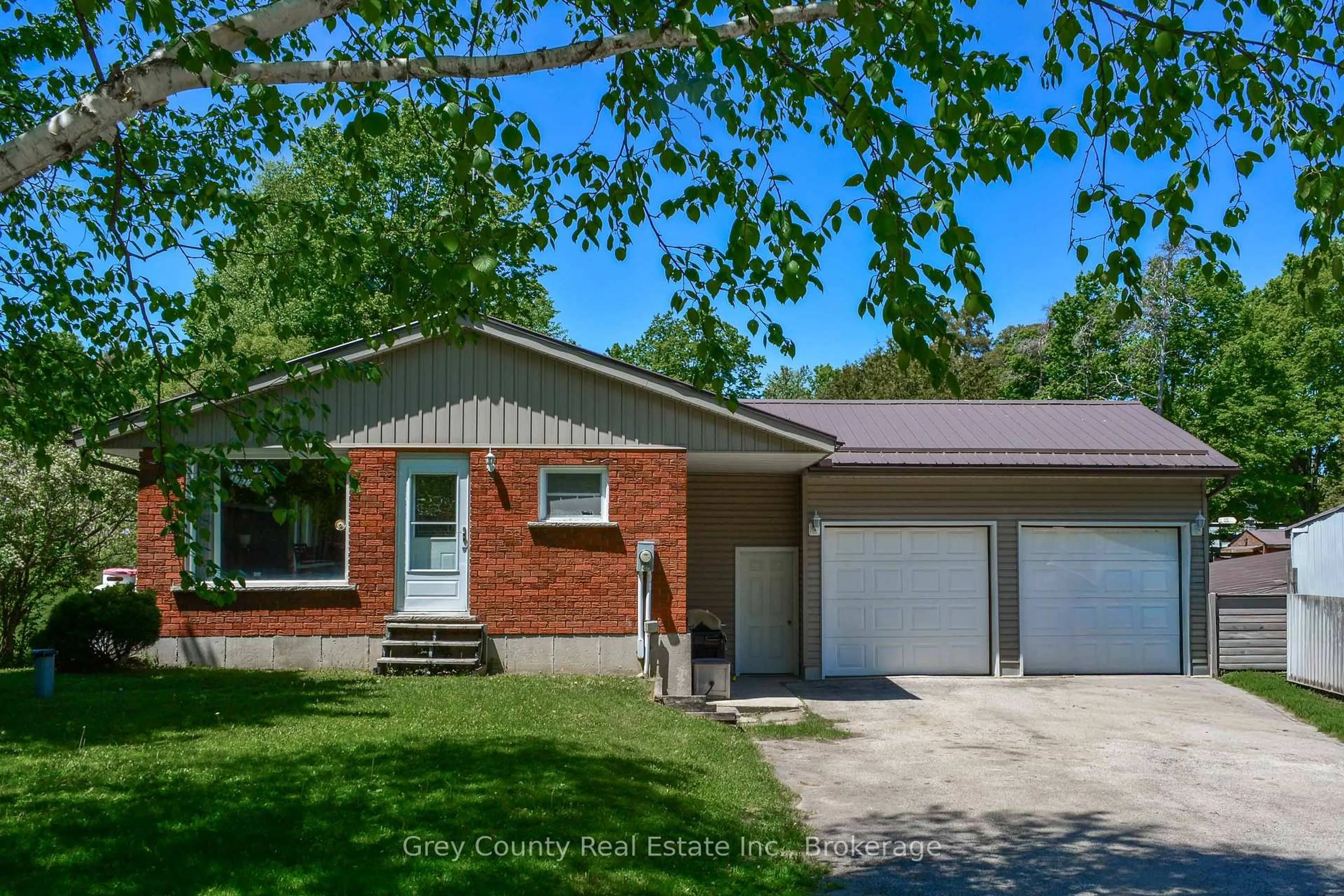 Home with brick exterior material, street for 580293 Sideroad 60 Sdrd, Chatsworth Ontario N0H 1C0