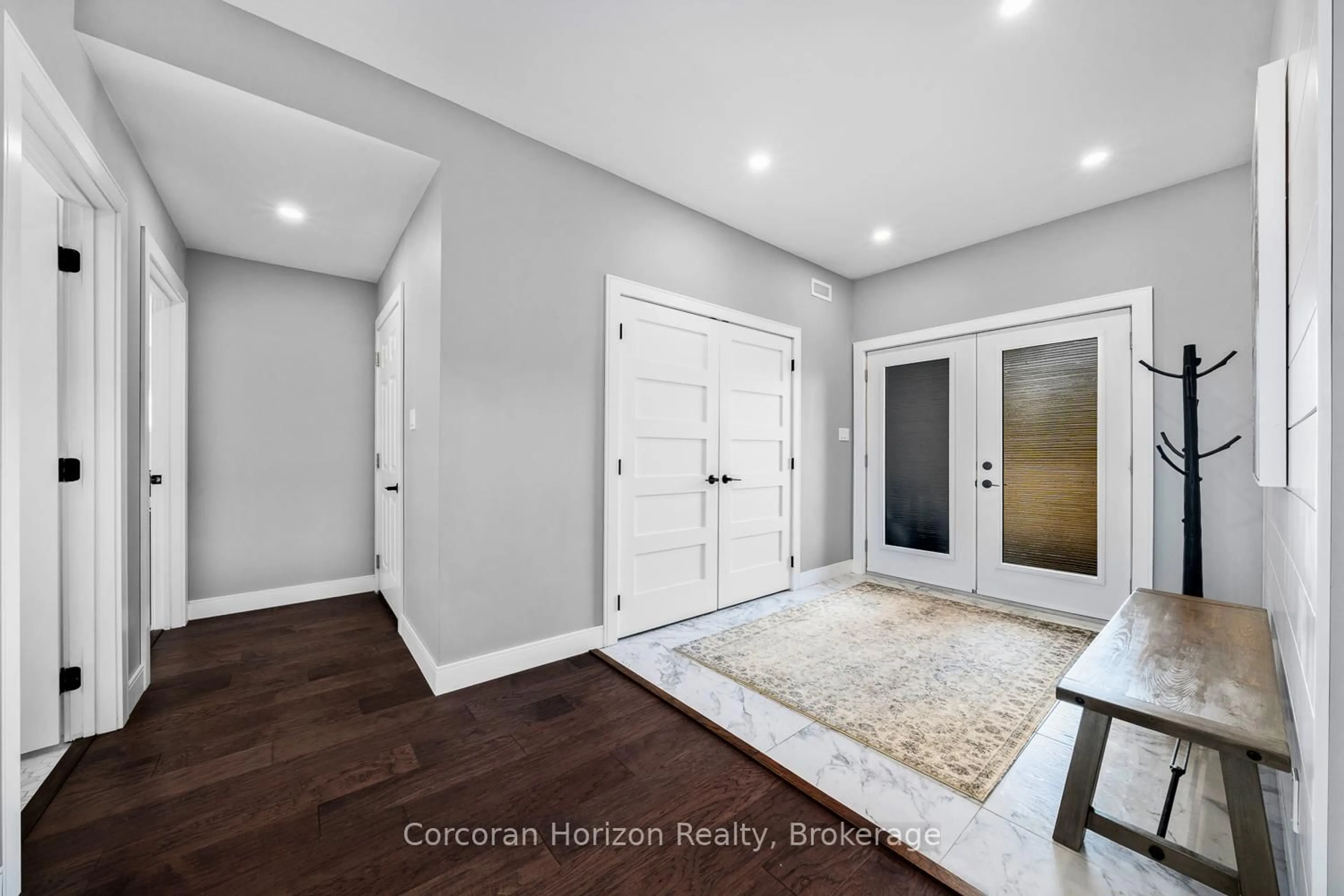 Indoor entryway for 19 Ryder Dr, McDougall Ontario P2A 2W9
