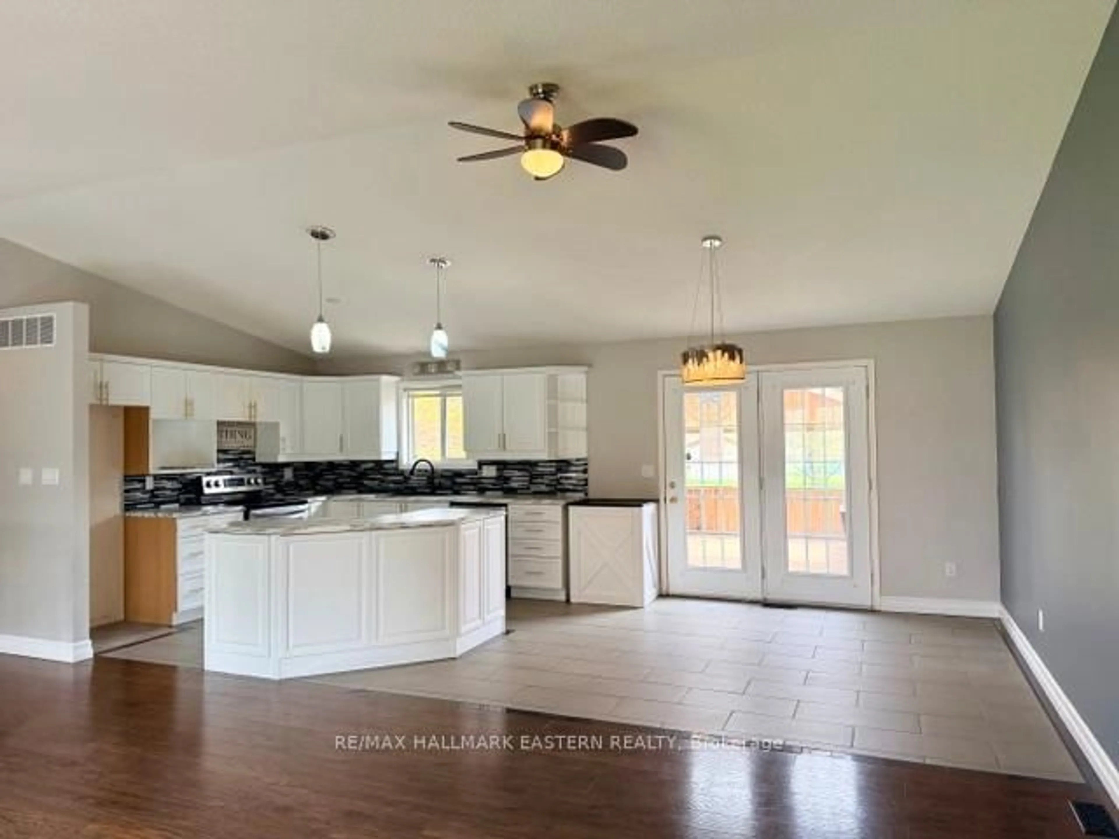 Open concept kitchen, unknown for 28 Grant Dr, Kawartha Lakes Ontario K0M 2M0