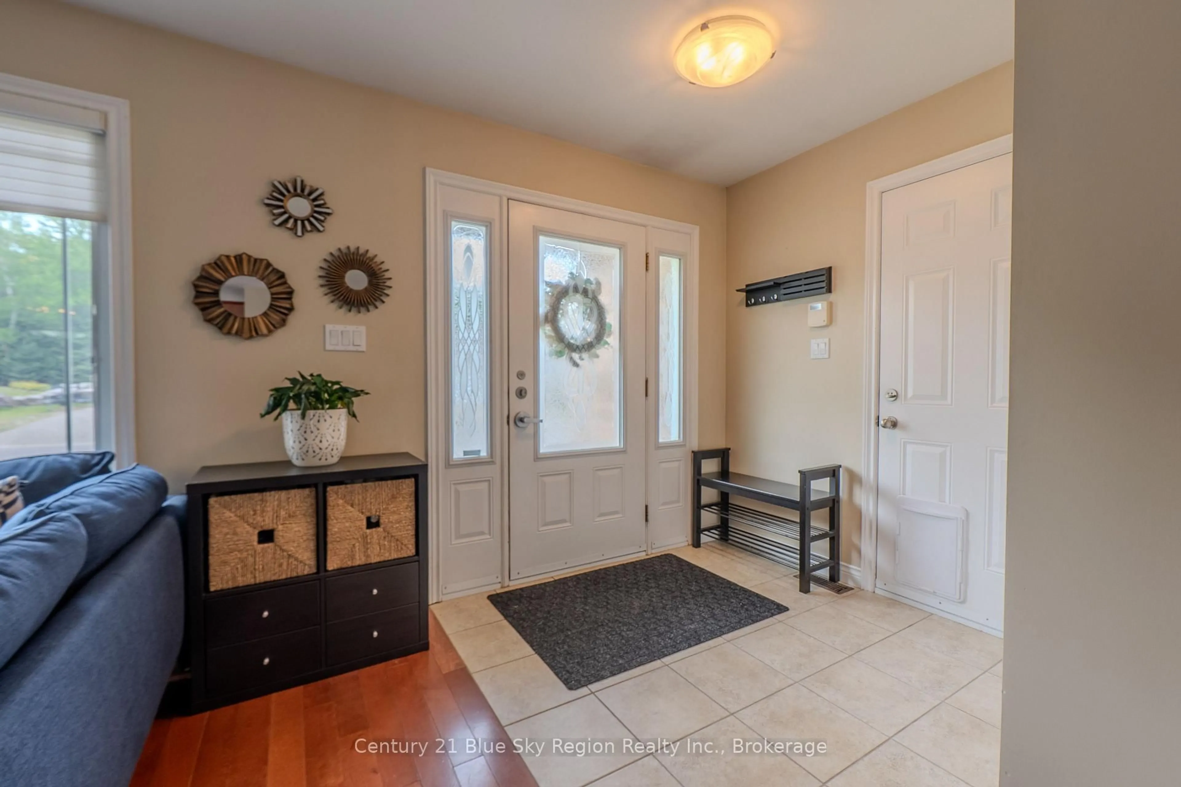 Indoor entryway for 73 Mariah St, North Bay Ontario P1A 4M6