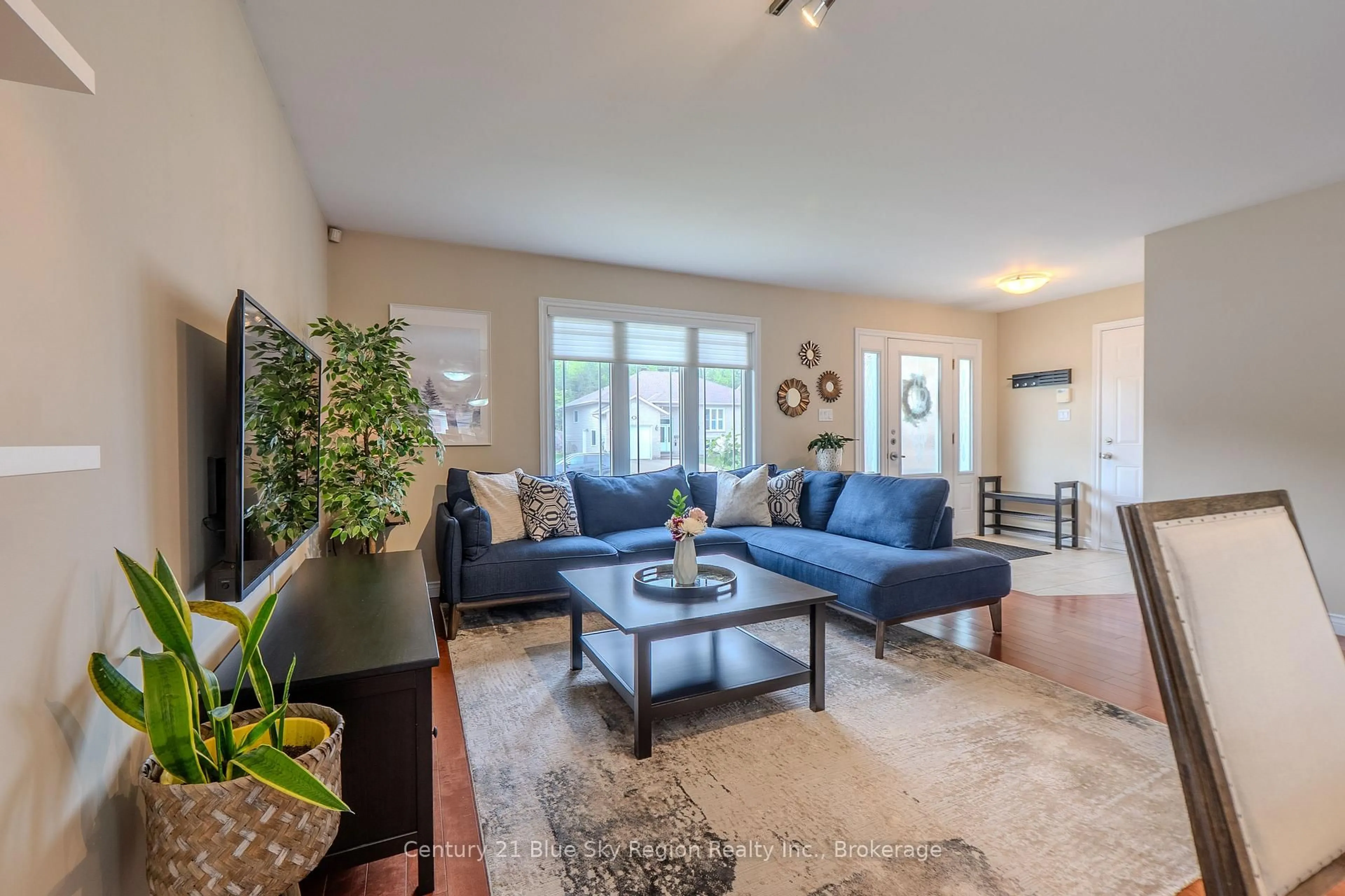 Living room with furniture, unknown for 73 Mariah St, North Bay Ontario P1A 4M6