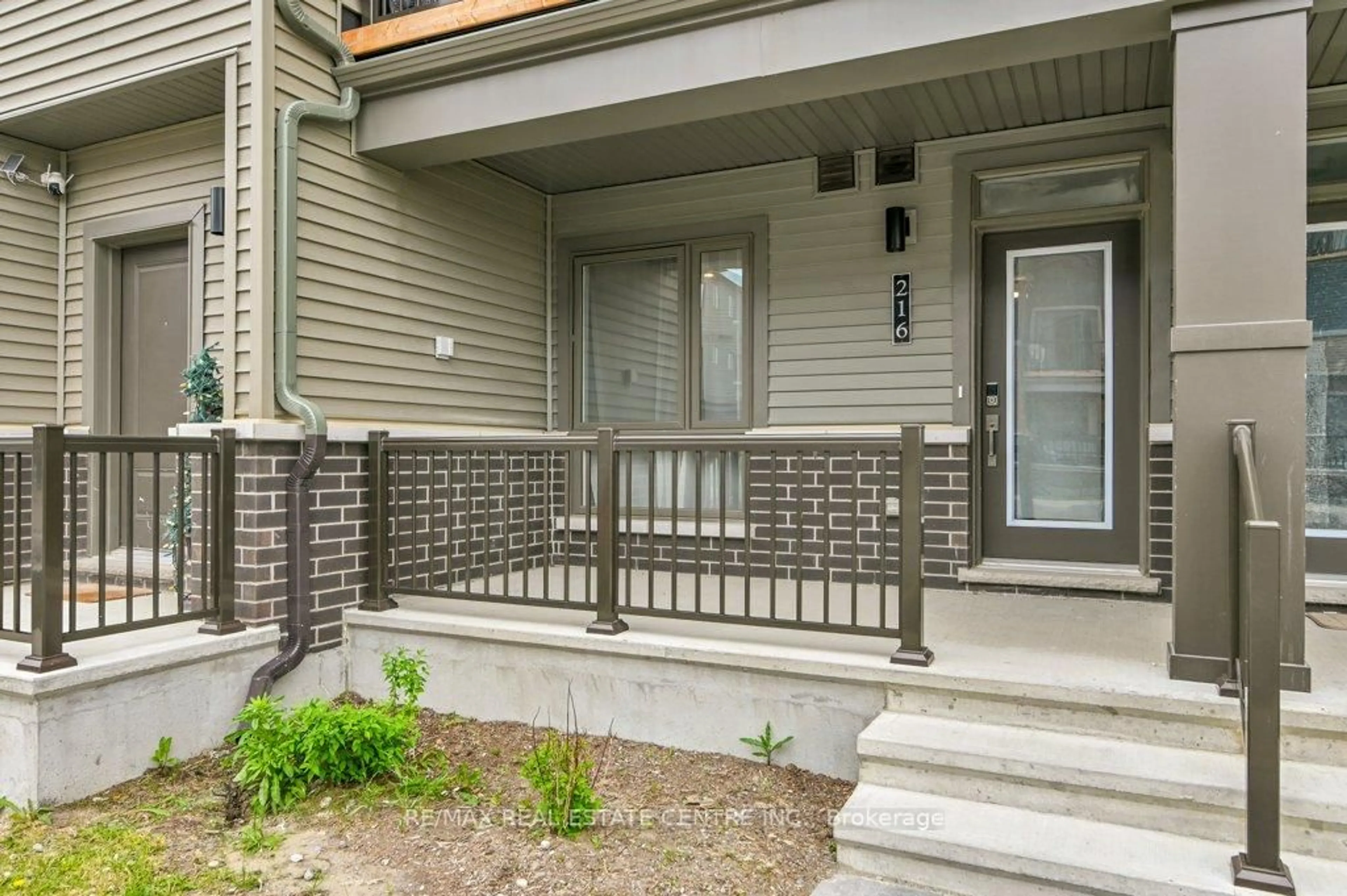 Unknown for 216 Parnian Pvt Private, Ottawa Ontario K2J 6H3