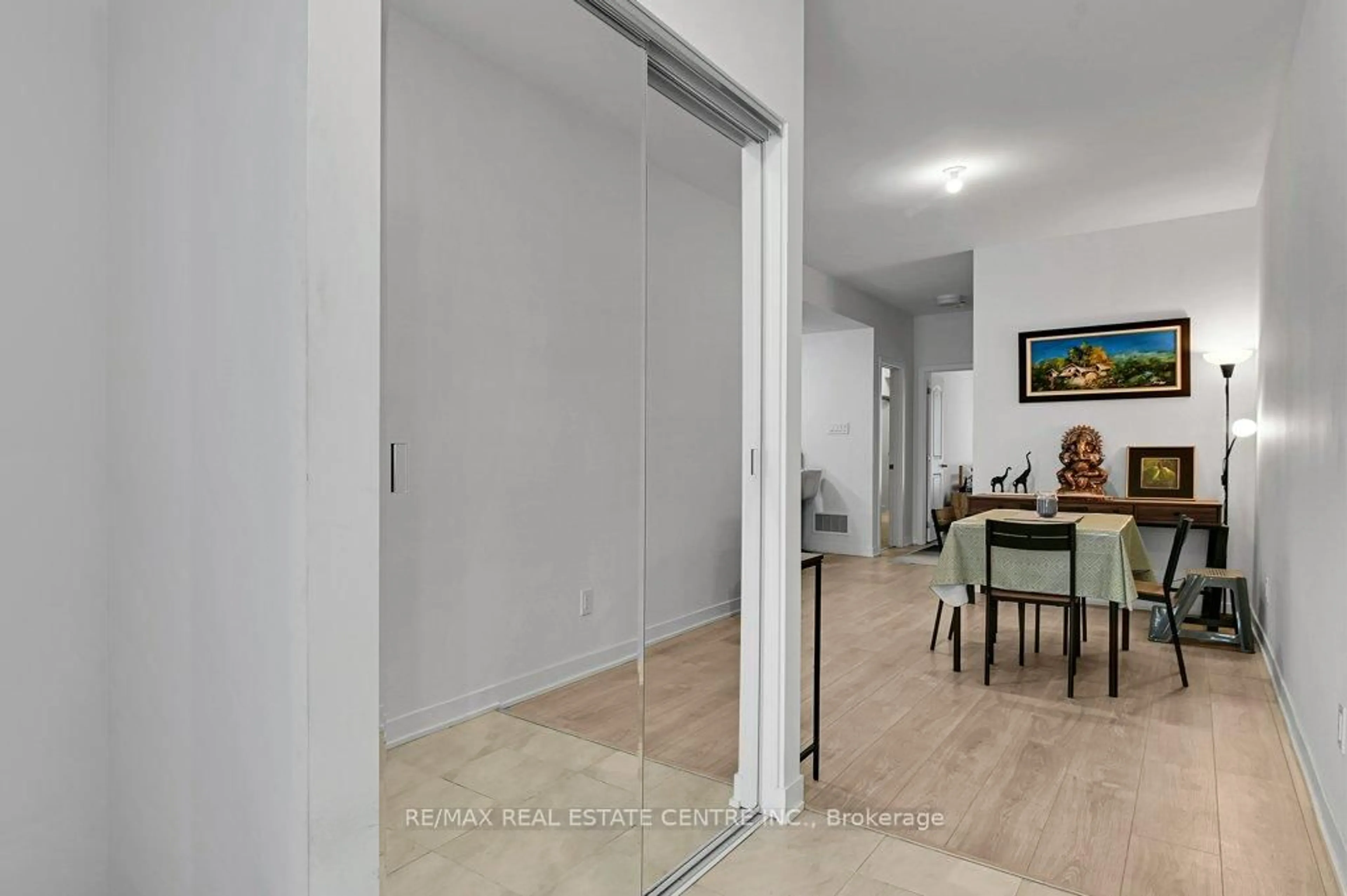 Unknown for 216 Parnian Pvt Private, Ottawa Ontario K2J 6H3