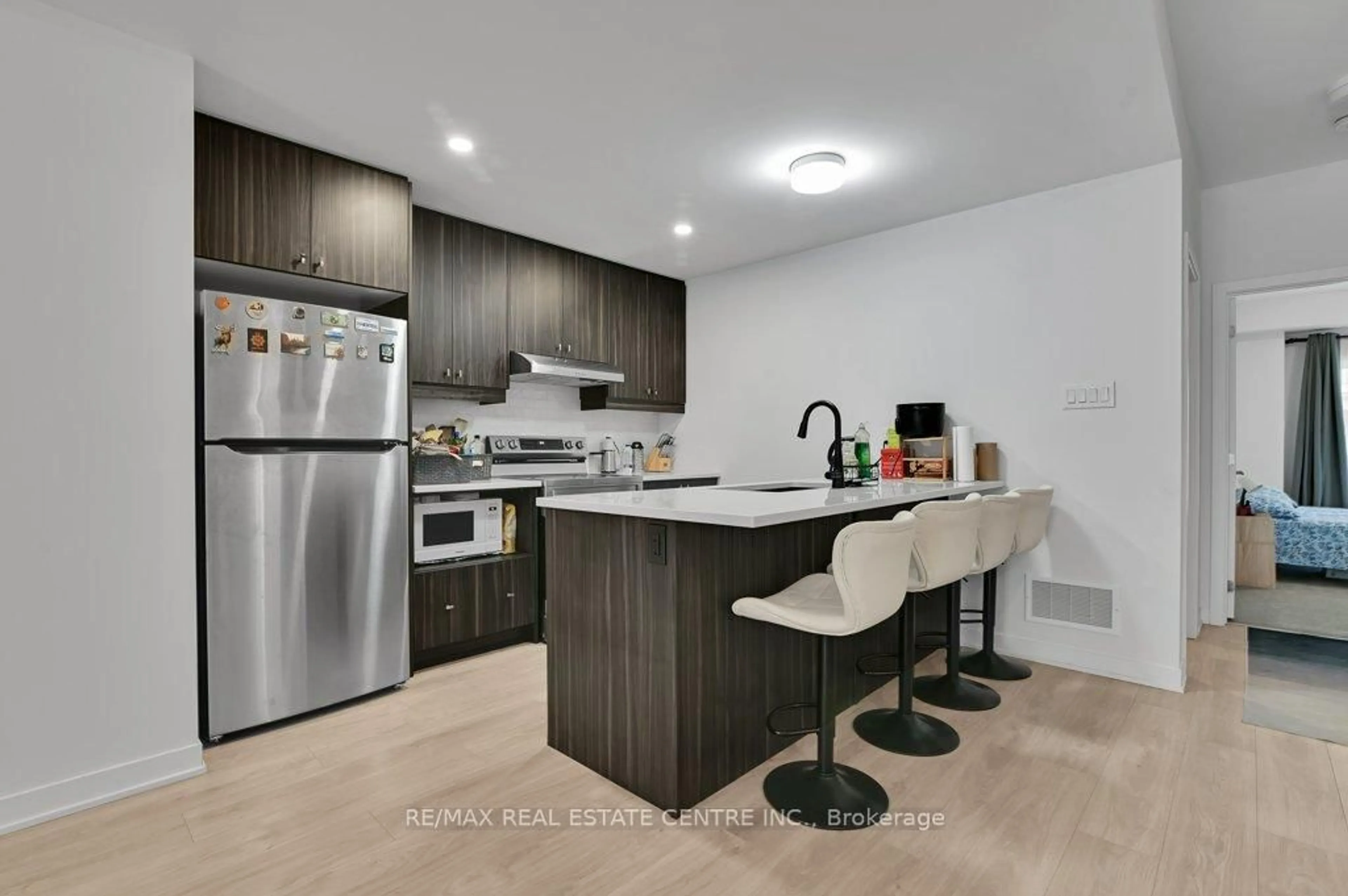 Unknown for 216 Parnian Pvt Private, Ottawa Ontario K2J 6H3