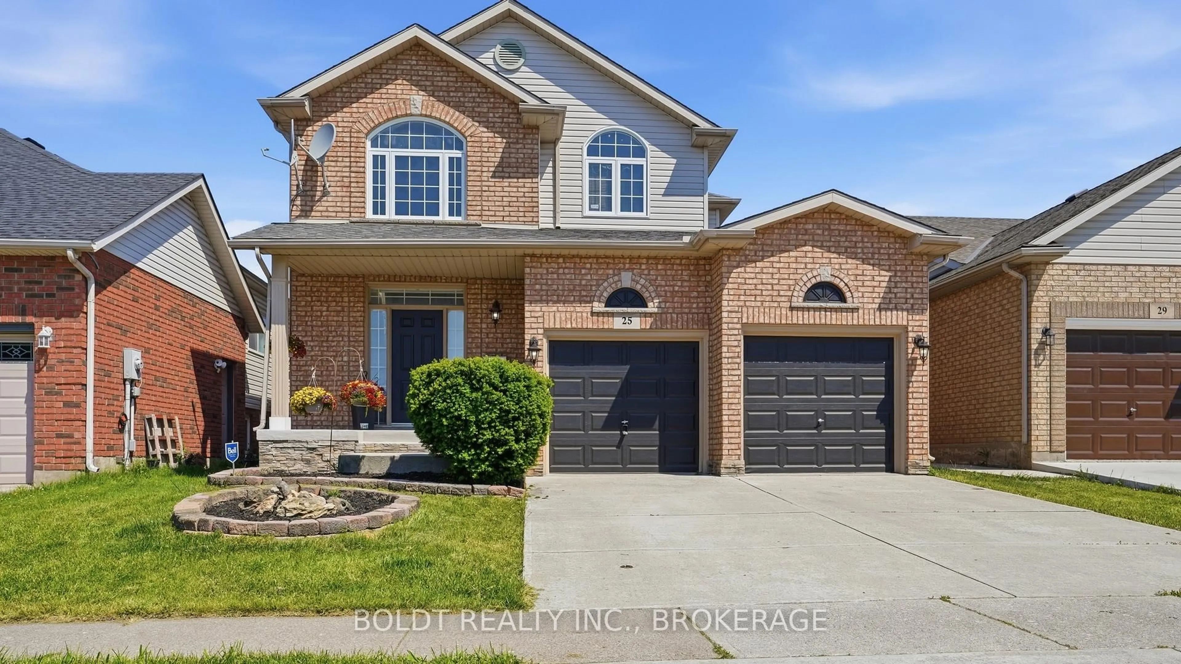 Home with brick exterior material, street for 25 Summers Dr, Thorold Ontario L2V 5C4