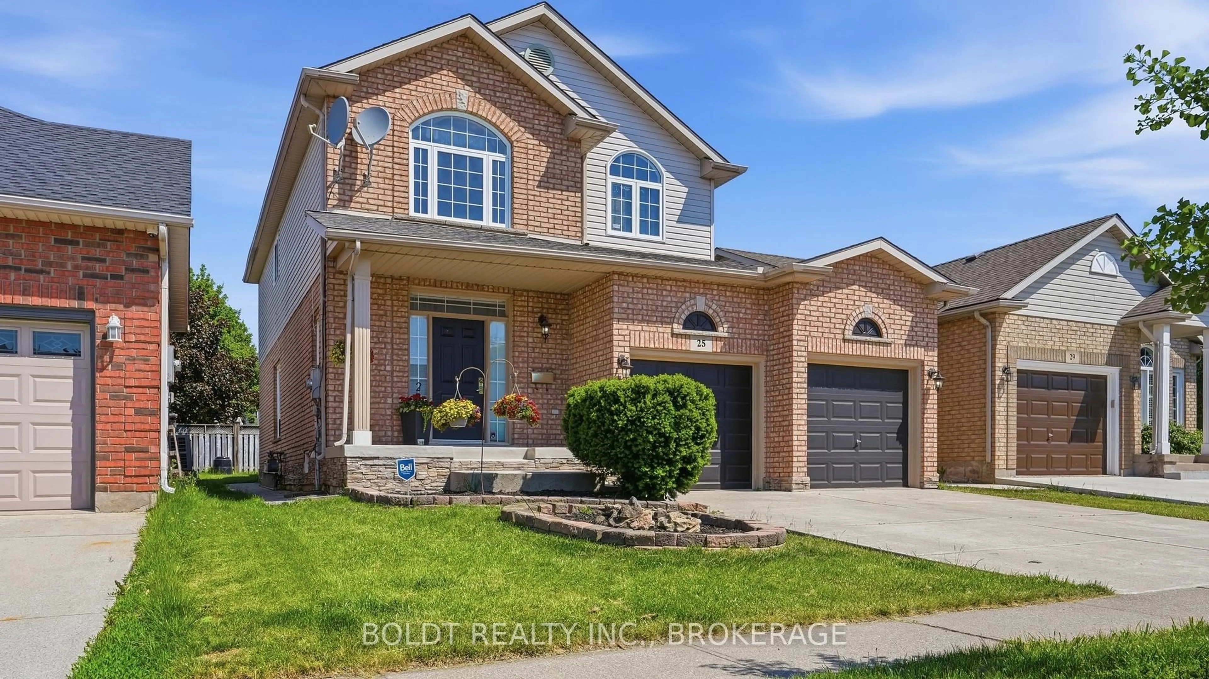 Home with brick exterior material, street for 25 Summers Dr, Thorold Ontario L2V 5C4