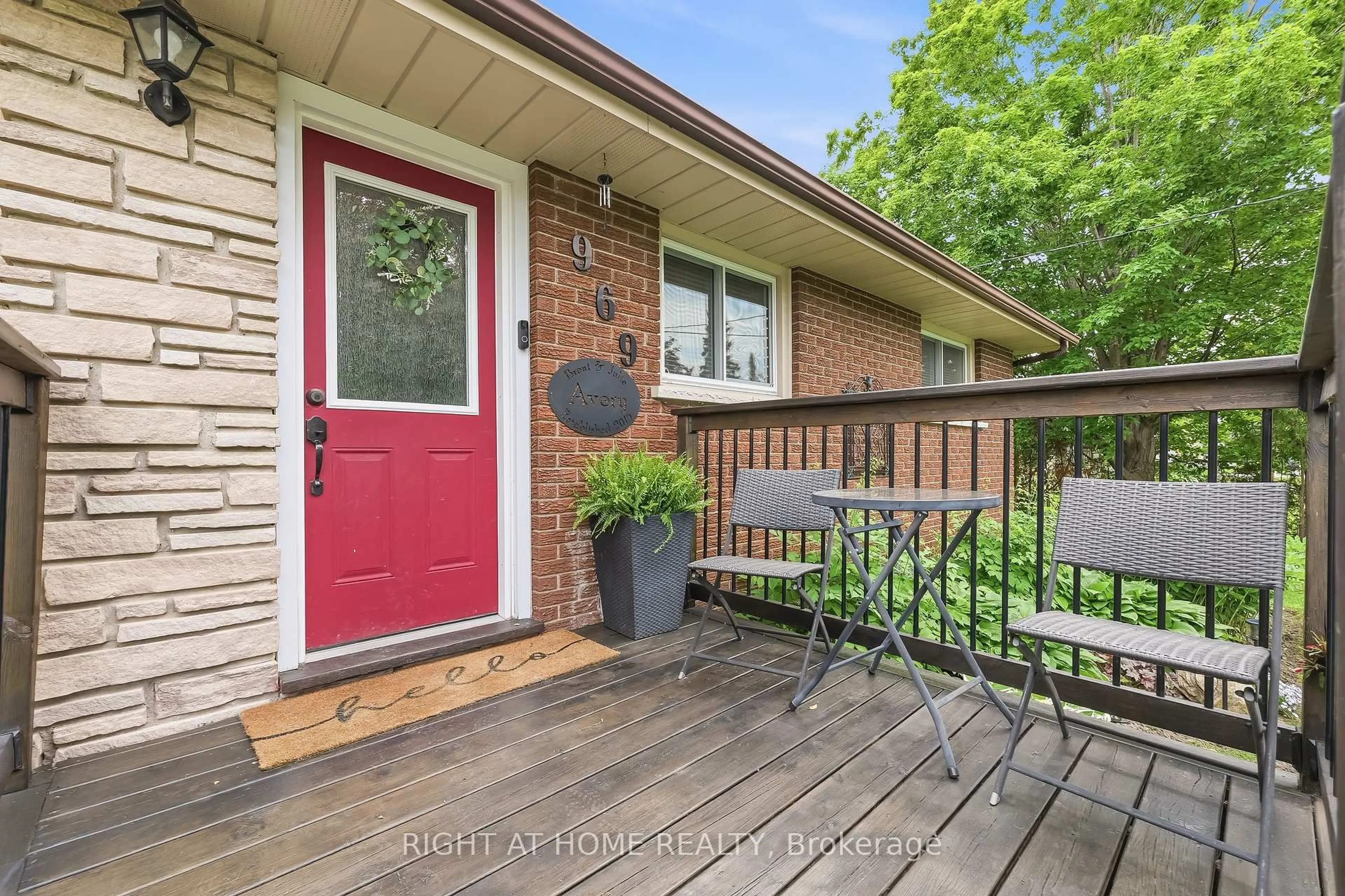 Unknown for 969 Rae Ave, Selwyn Ontario K0L 1H0