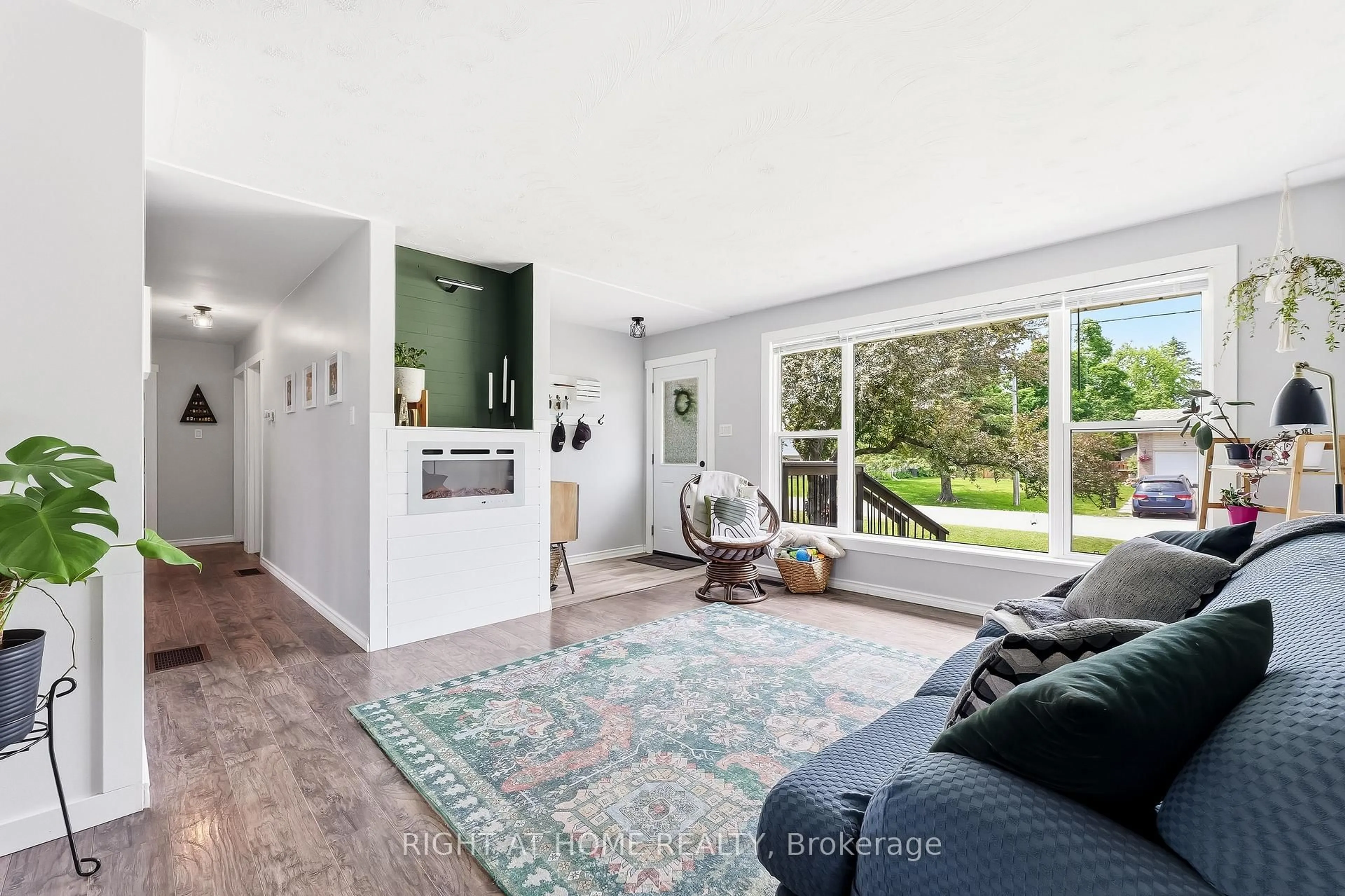 Living room with furniture, unknown for 969 Rae Ave, Selwyn Ontario K0L 1H0