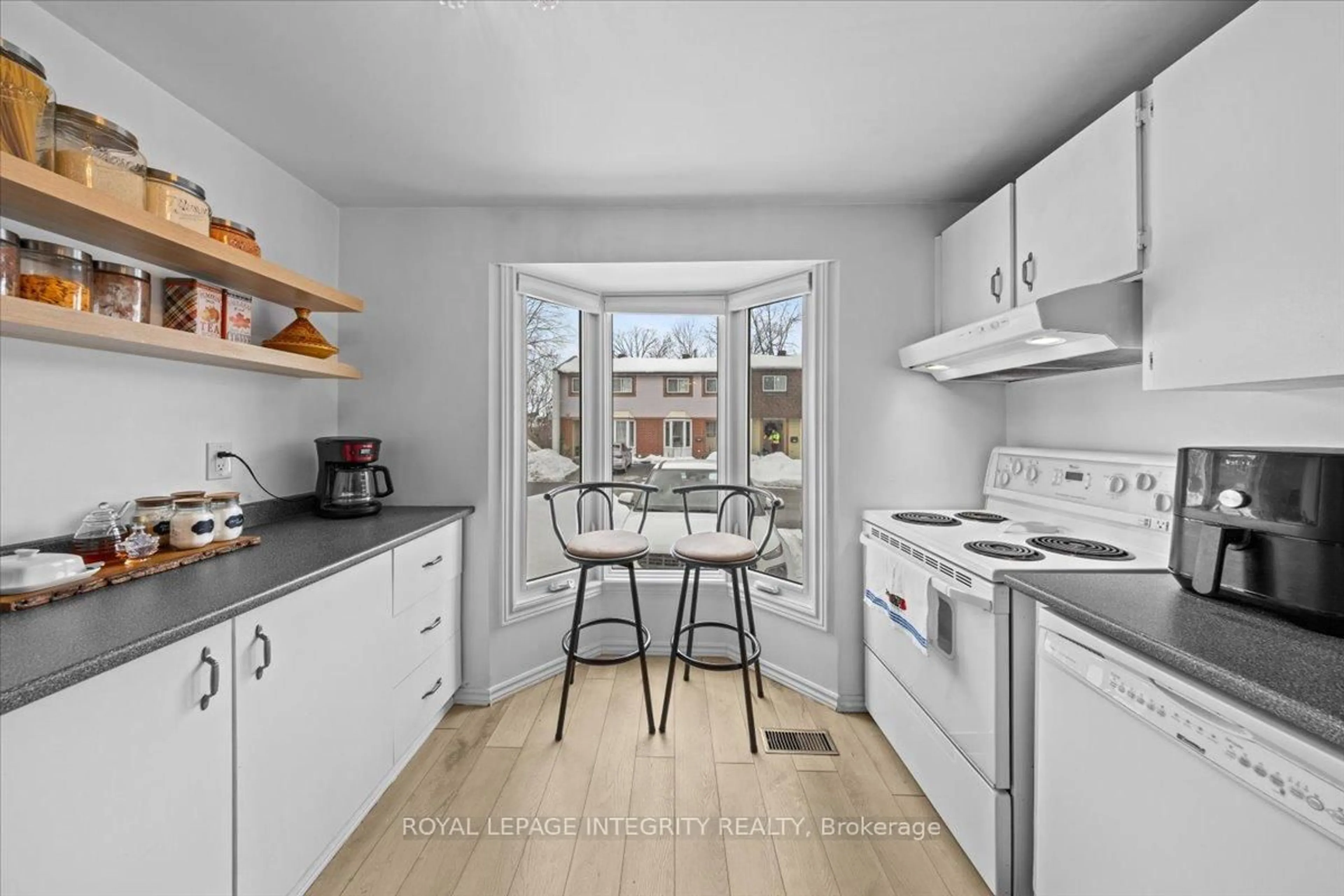Standard kitchen, unknown for 1196 Priory Lane, Ottawa Ontario K1C 1Z9