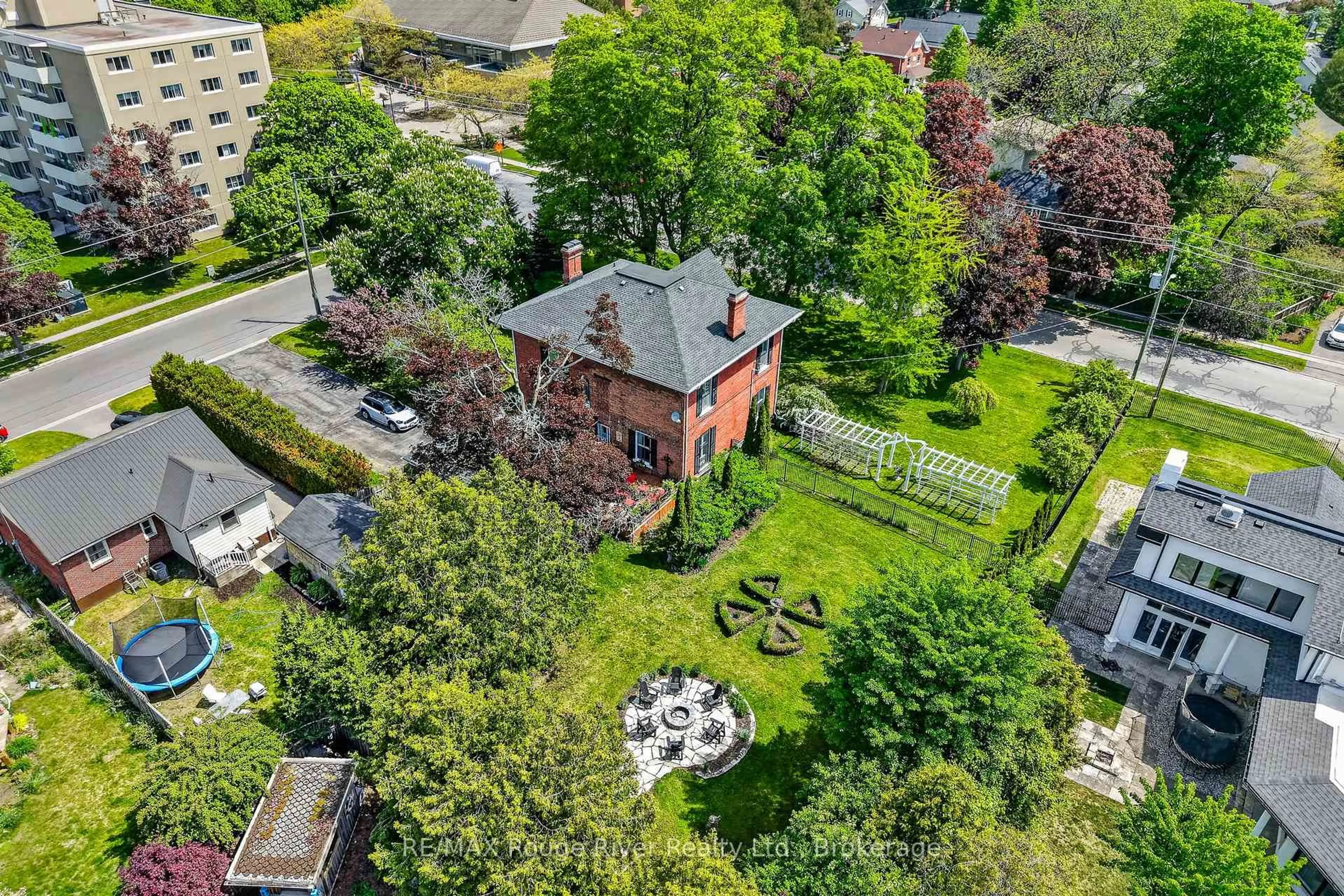 A pic from outside/outdoor area/front of a property/back of a property/a pic from drone, street for 181 Ontario St, Cobourg Ontario K9A 3B6