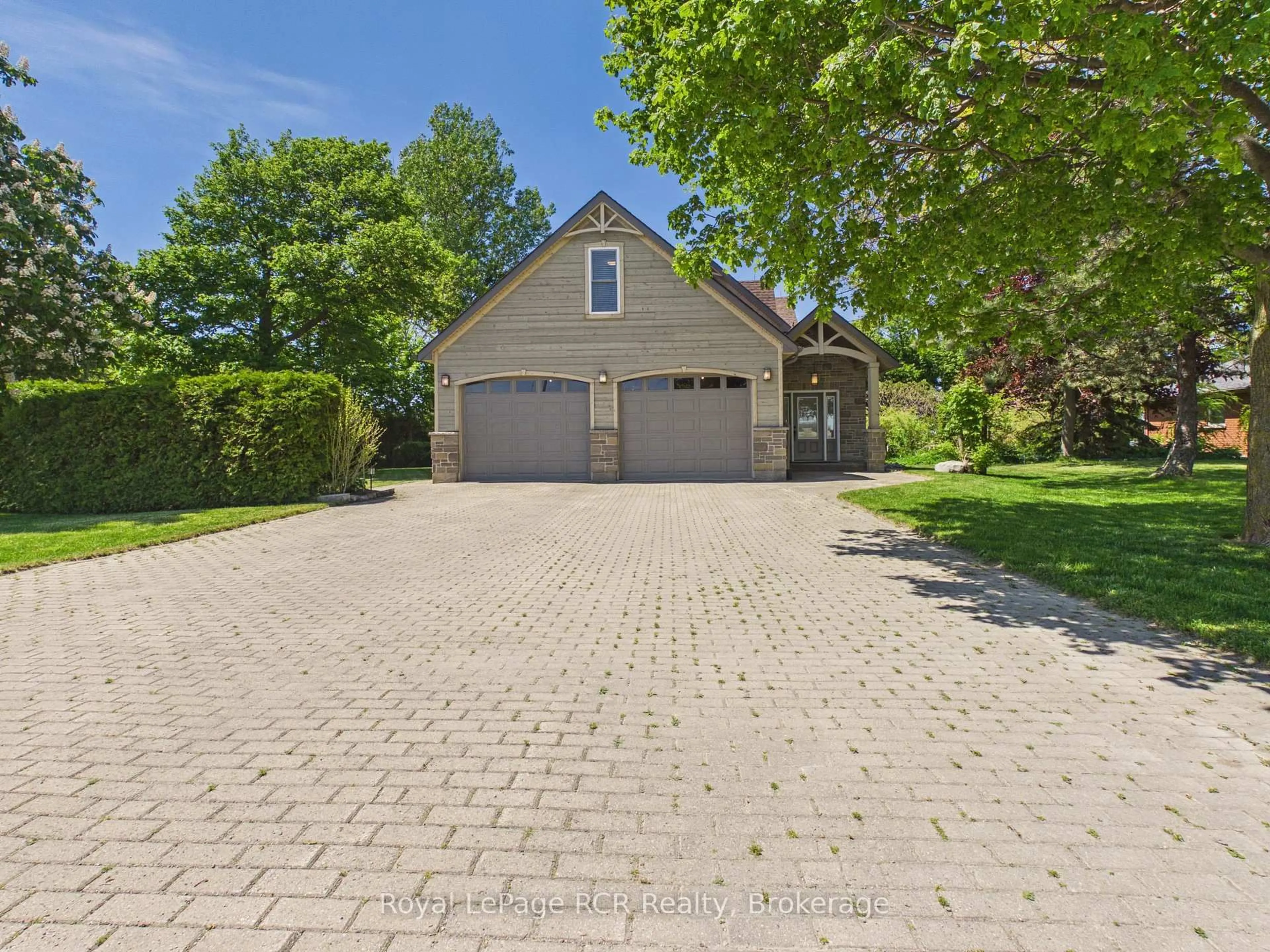 A pic from outside/outdoor area/front of a property/back of a property/a pic from drone, street for 788 Lake Range Dr, Huron-Kinloss Ontario N2Z 0B3
