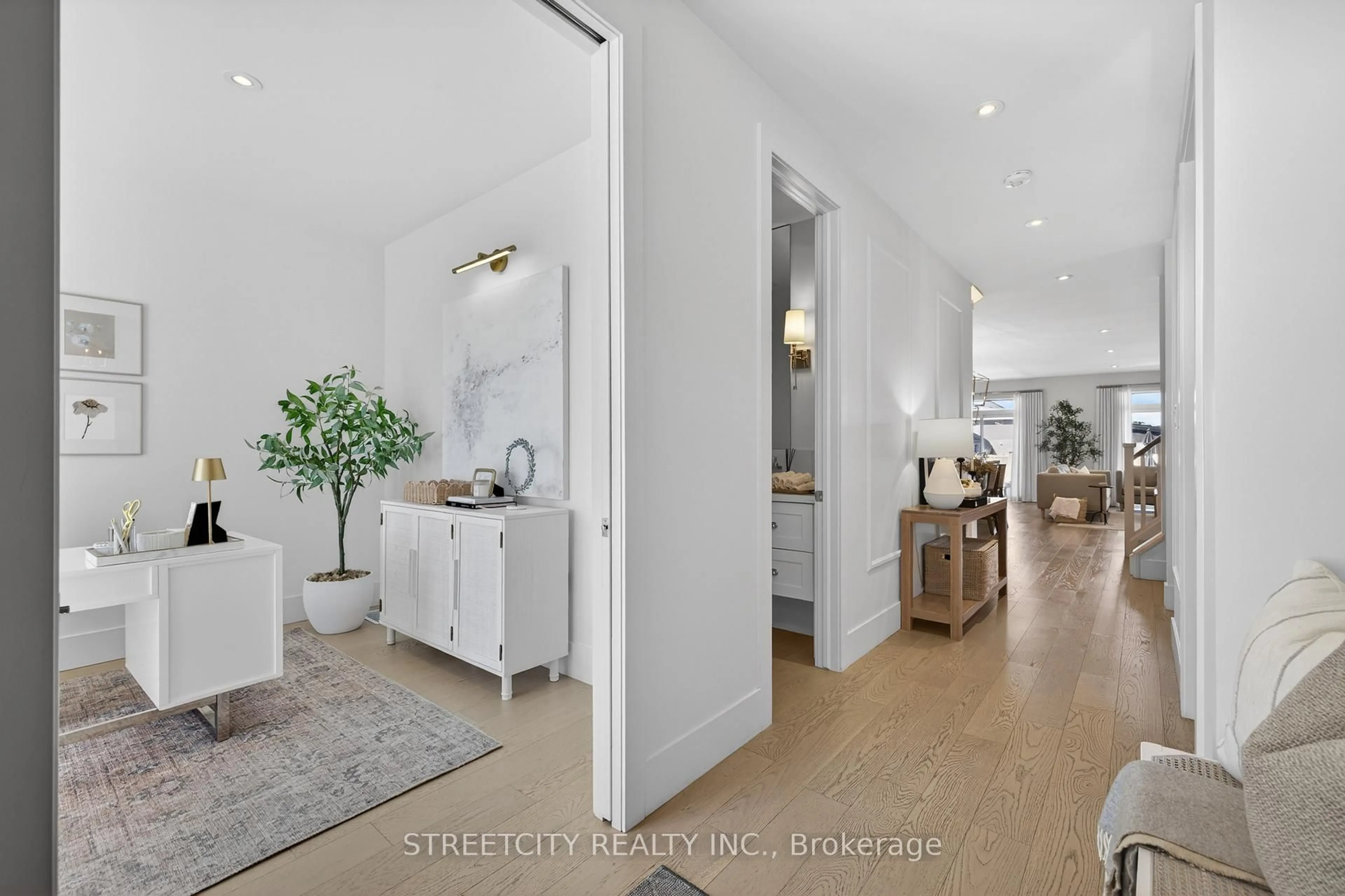 Indoor entryway for 3331 Regiment Rd, London South Ontario N6P 0G5