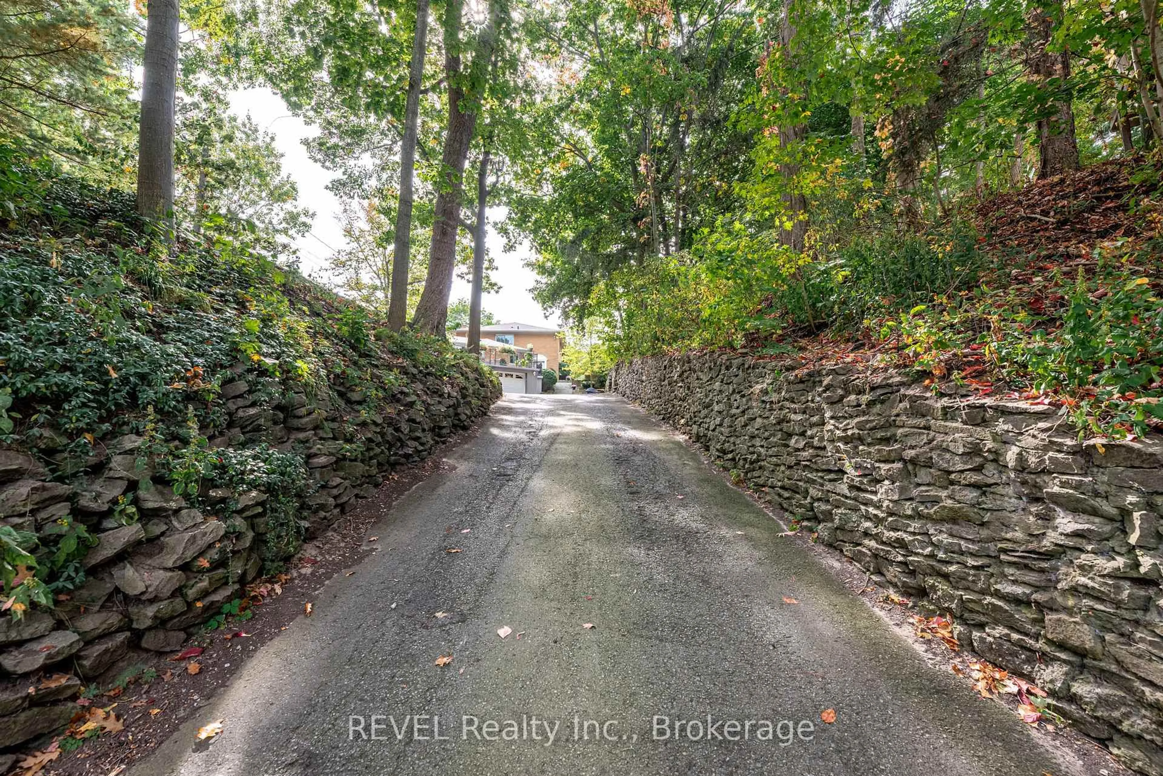 A pic from outside/outdoor area/front of a property/back of a property/a pic from drone, street for 10417 Lakeshore Rd, Wainfleet Ontario L3K 5V4