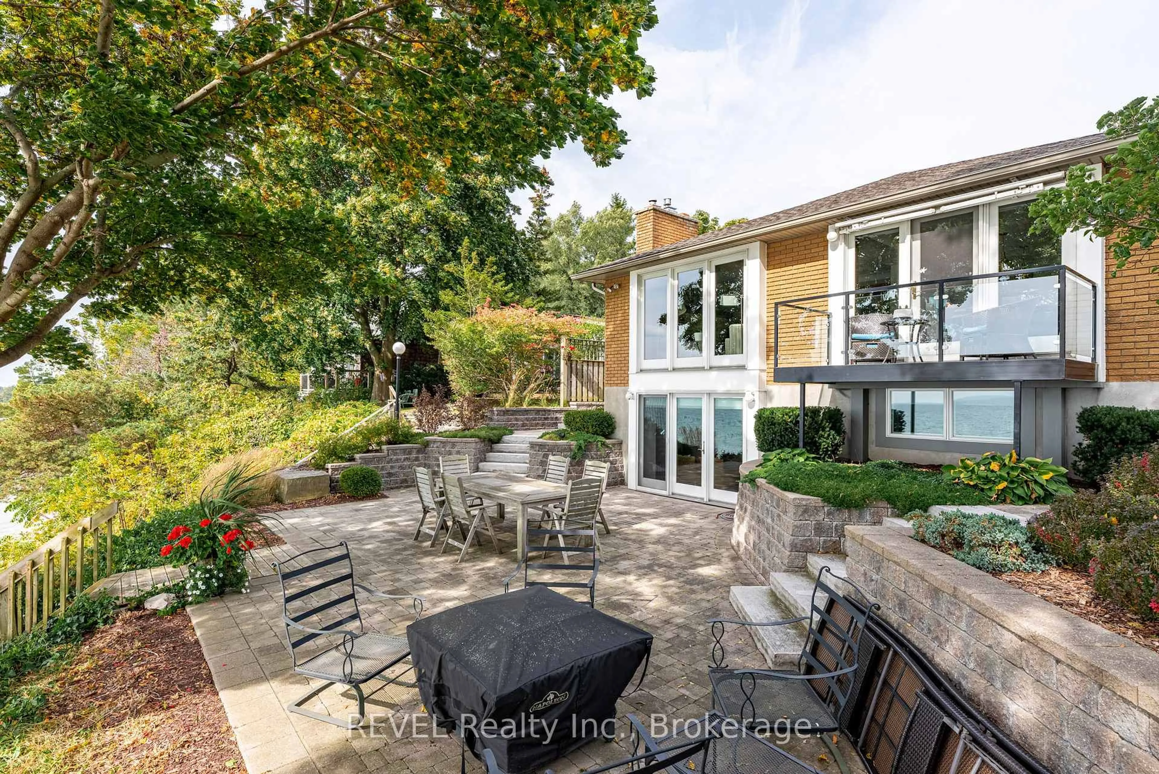 A pic from outside/outdoor area/front of a property/back of a property/a pic from drone, street for 10417 Lakeshore Rd, Wainfleet Ontario L3K 5V4