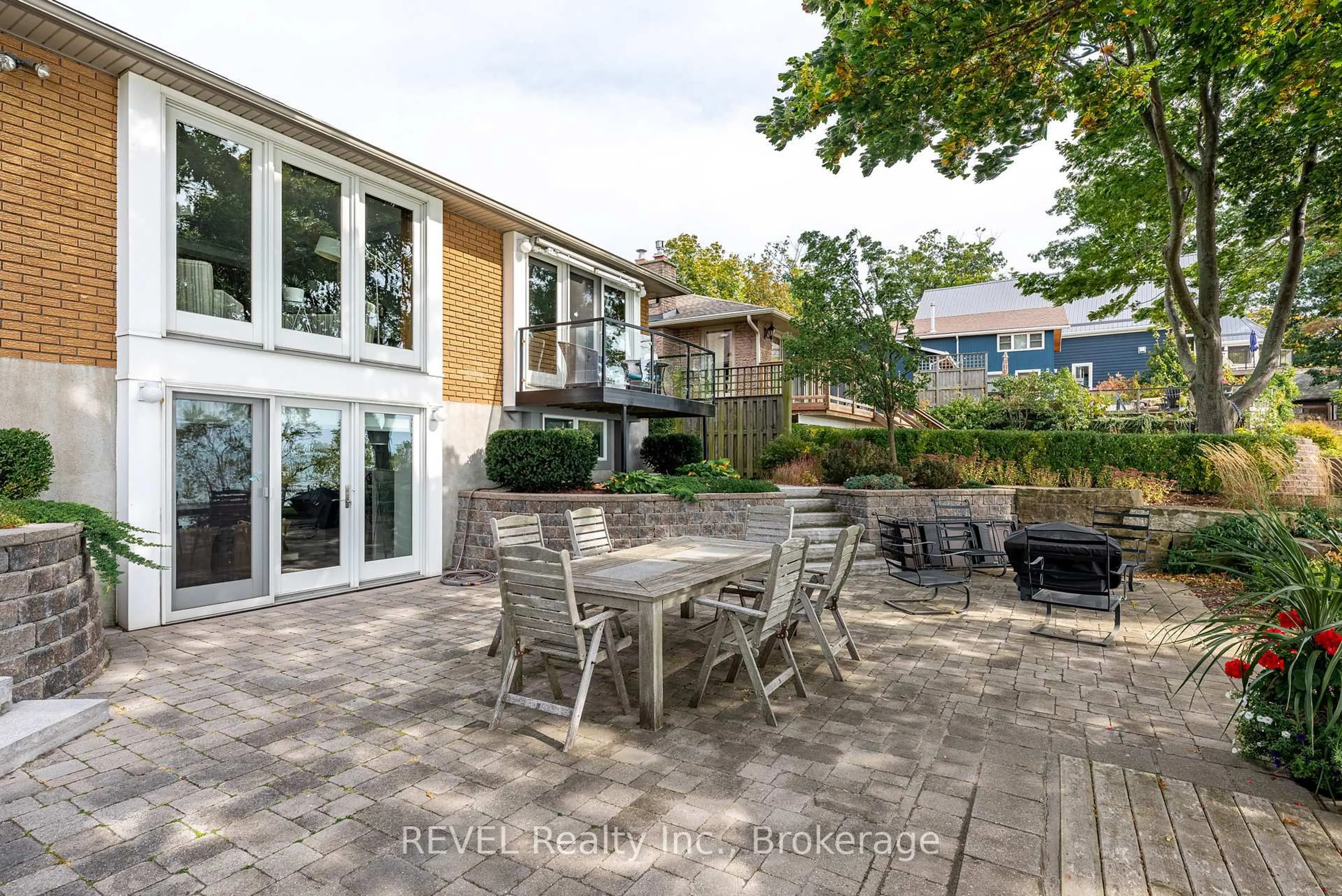 Patio, water/lake/river/ocean view for 10417 Lakeshore Rd, Wainfleet Ontario L3K 5V4