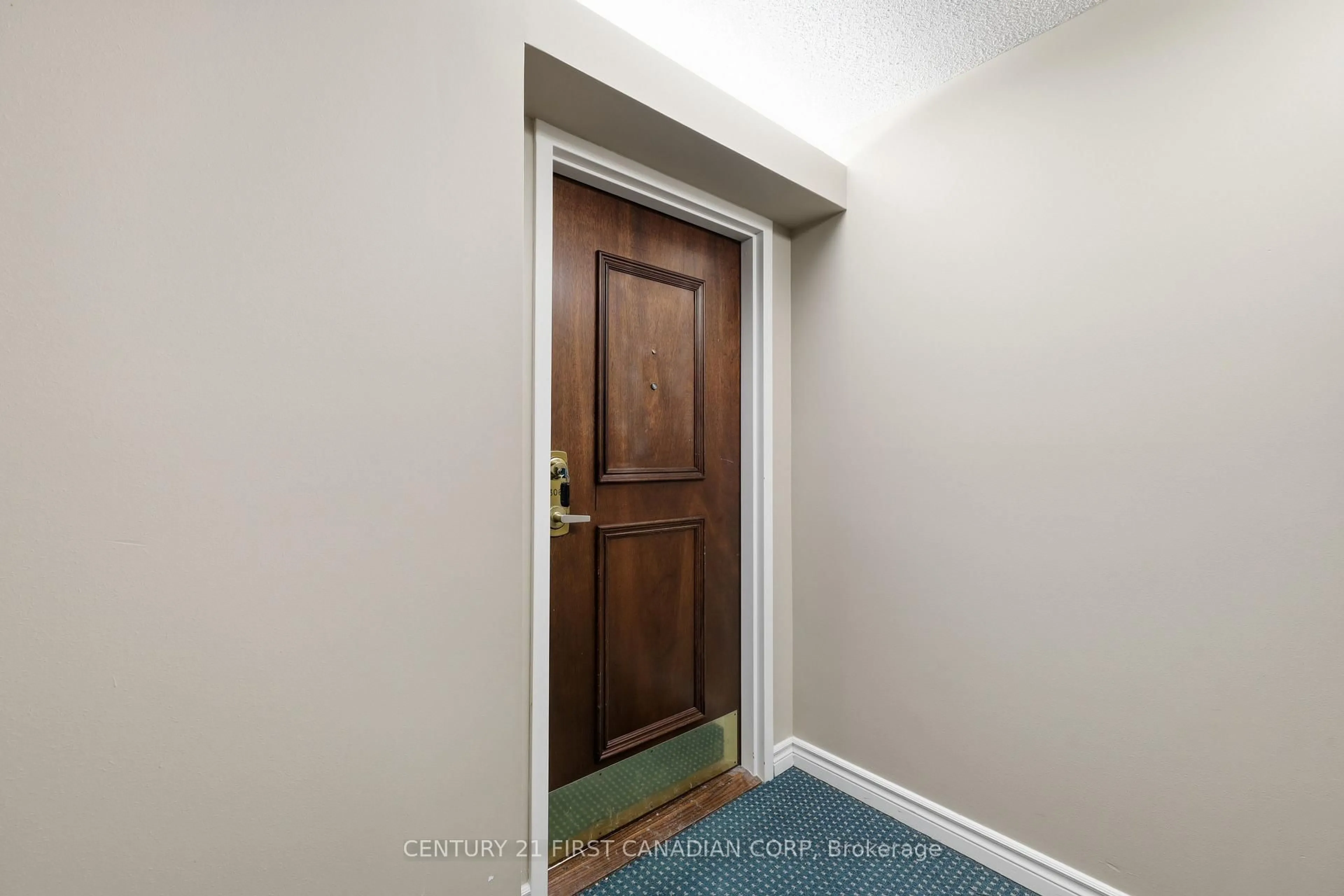 Indoor entryway for 744 Wonderland Rd #306, London South Ontario N6K 4K3