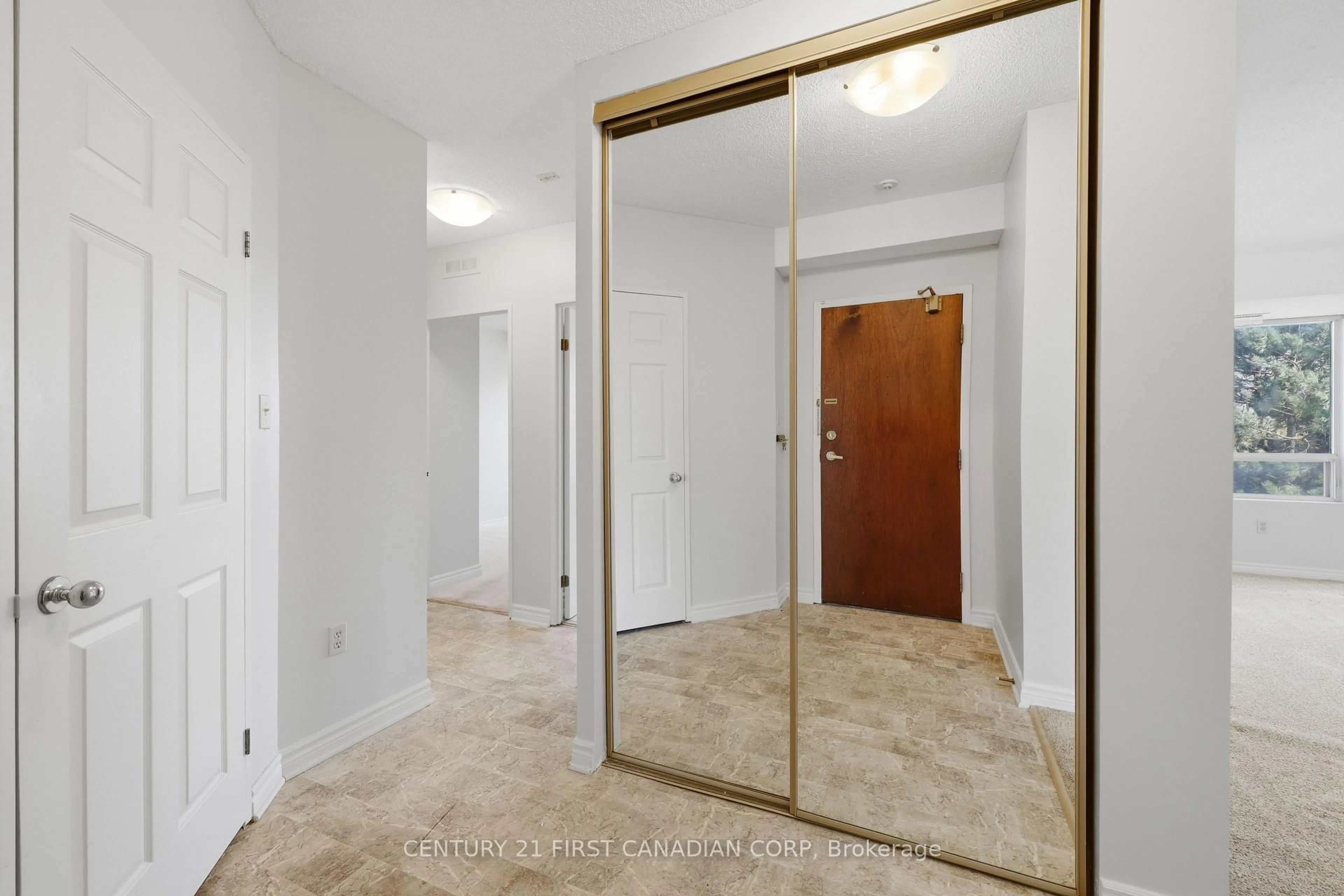 Indoor entryway for 744 Wonderland Rd #306, London South Ontario N6K 4K3