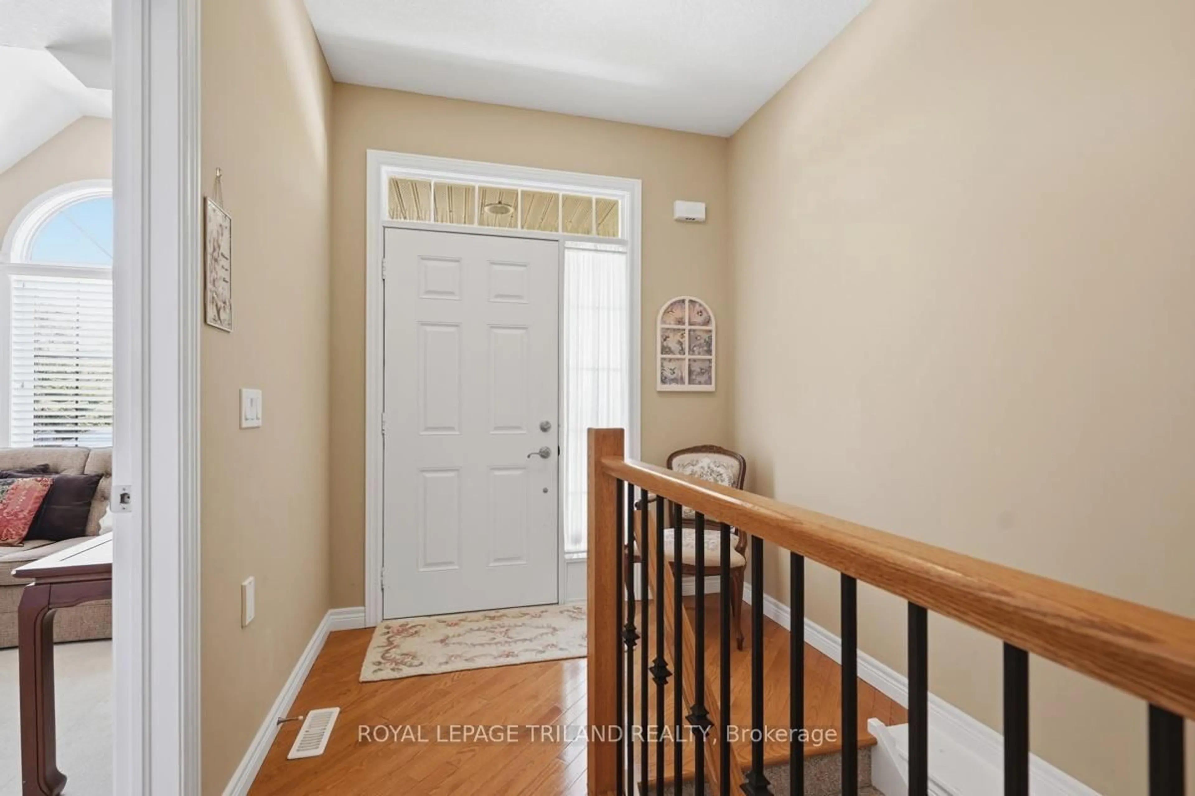Indoor entryway for 2295 Kains Rd #53, London South Ontario N6K 5E2