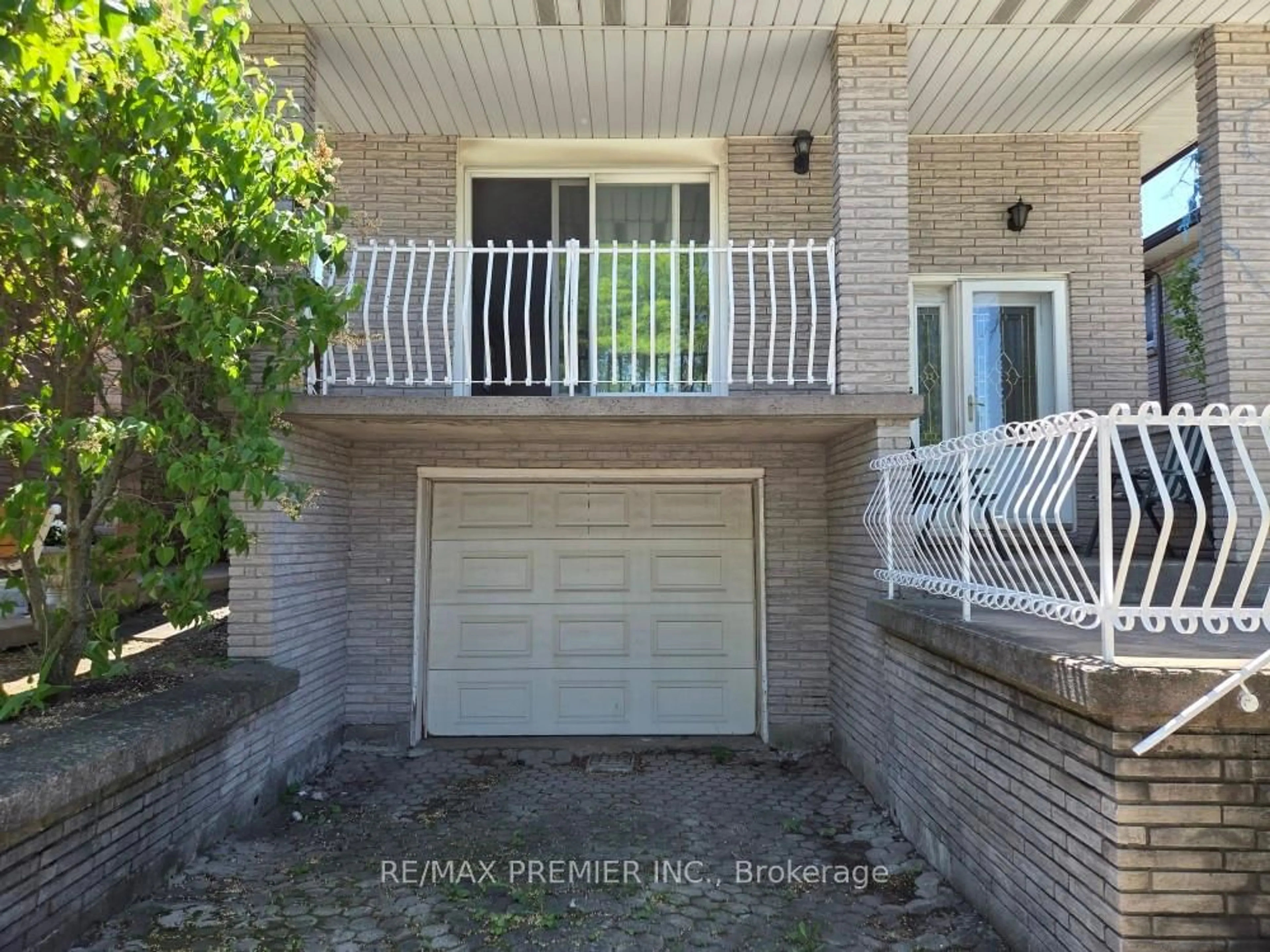 Unknown for 253 Solomon Cres, Hamilton Ontario L8W 1Z1
